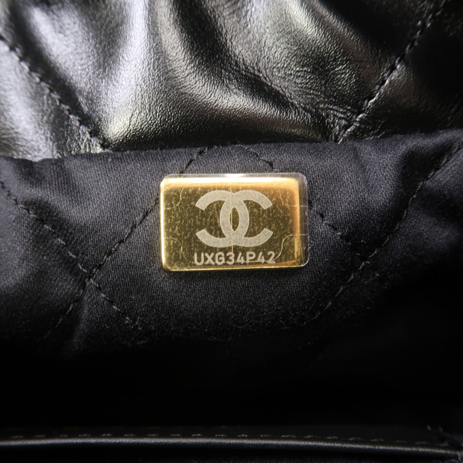 CHANEL 菱格牛皮皮革Chanel 22 Mini金扣肩背袋黑色