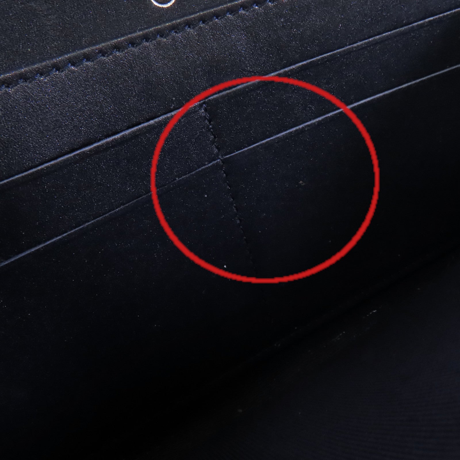 CHANEL 牛皮皮革Round Long Wallet銀扣拉鏈長錢包