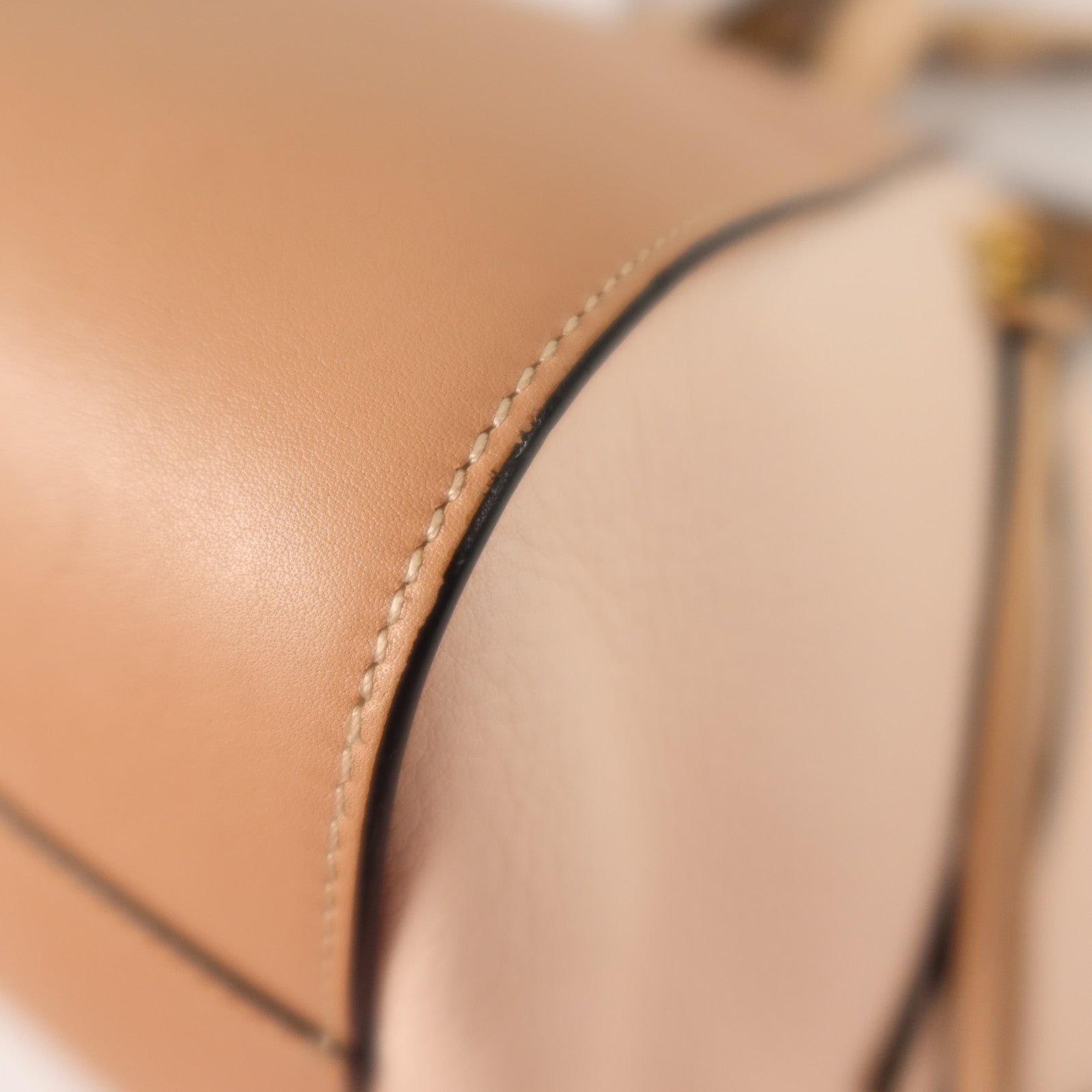 LOEWE 牛皮皮革Hammock Small金扣手挽肩背兩用袋