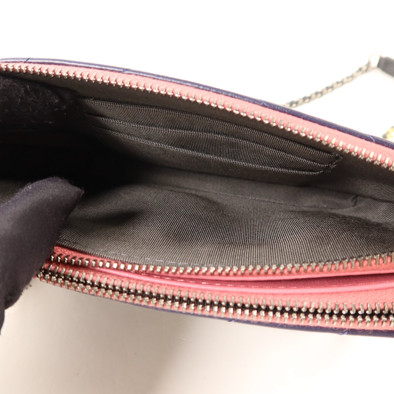 CHANEL 牛皮皮革Gabrielle Wallet On Chain鏈帶肩背袋