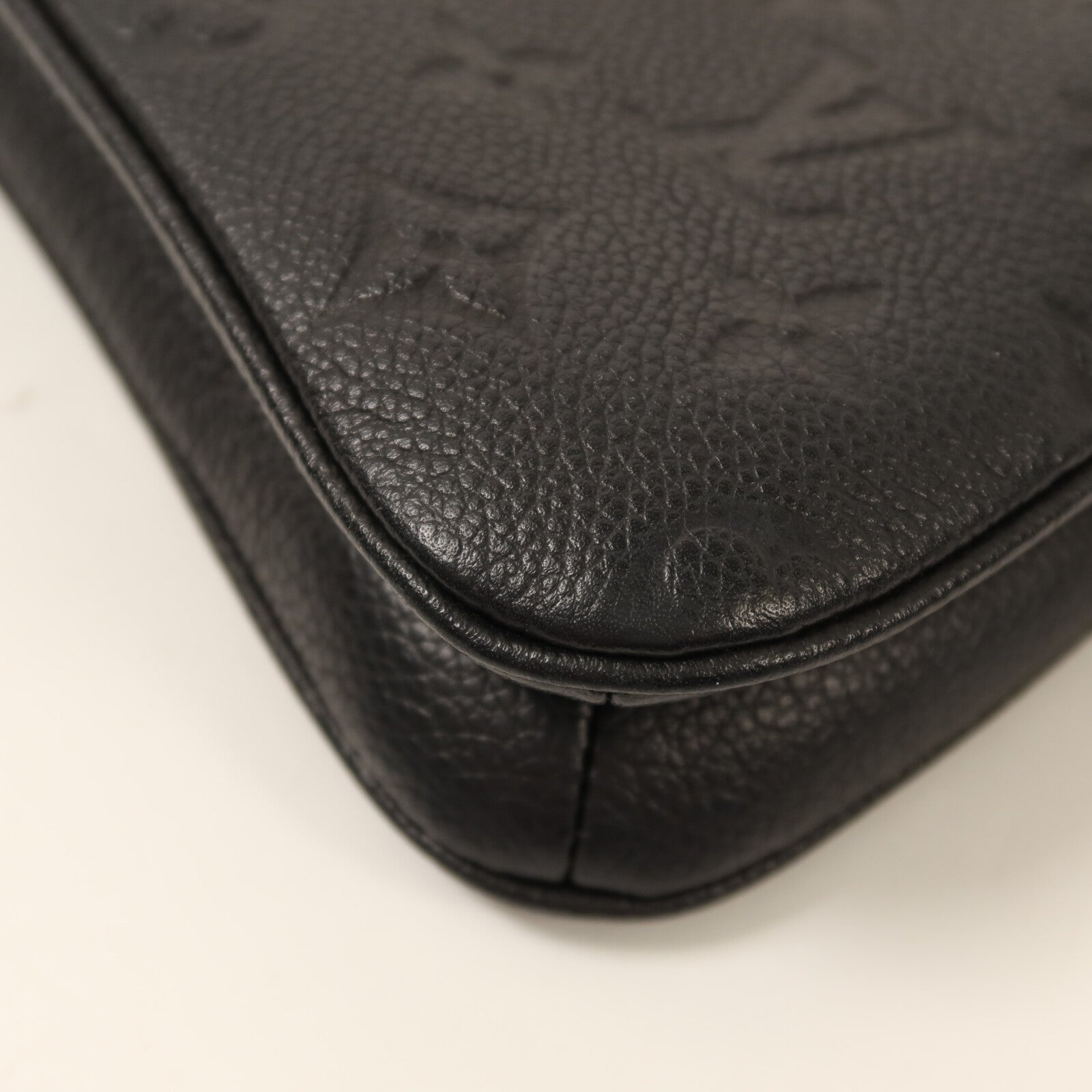 LOUIS VUITTON Monogram Empreinte Liv Pochette金扣鏈帶手挽肩背兩用袋