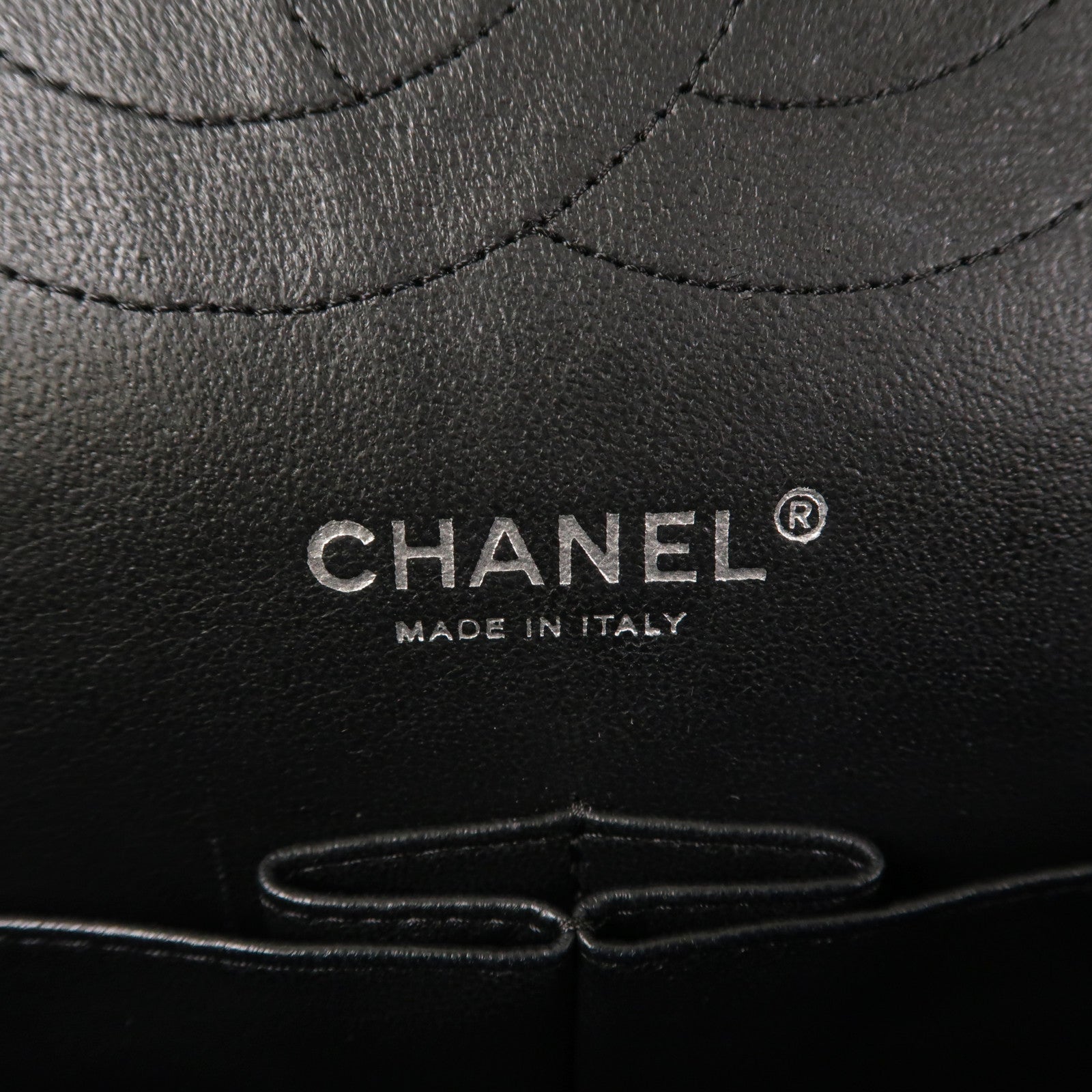 CHANEL 菱格漆皮皮革Classic Jumbo銀扣鏈帶肩背袋黑色