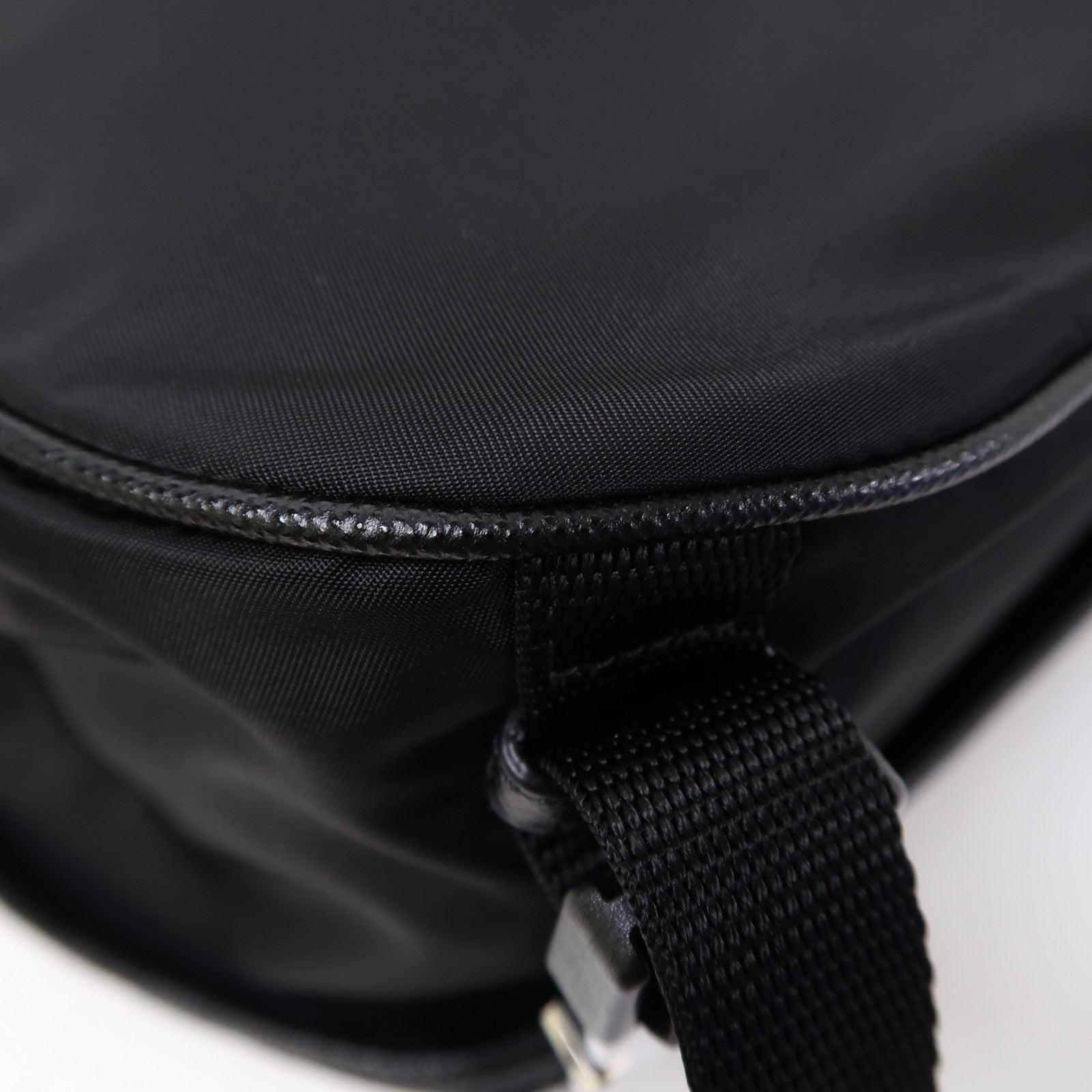 PRADA 尼龍Shoulder Bag銀扣肩背袋黑色