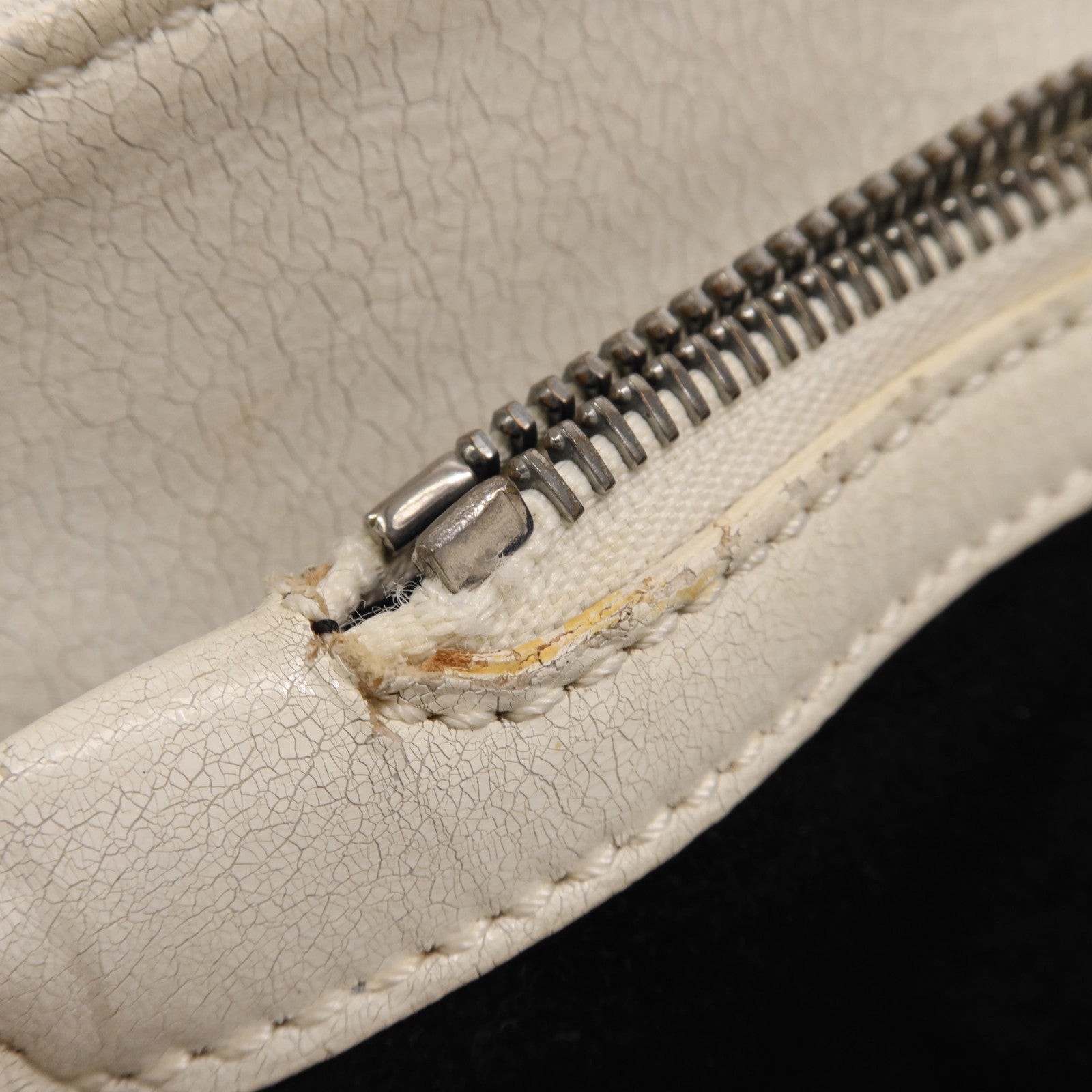 CELINE 牛皮皮革Boogie銀扣手挽袋