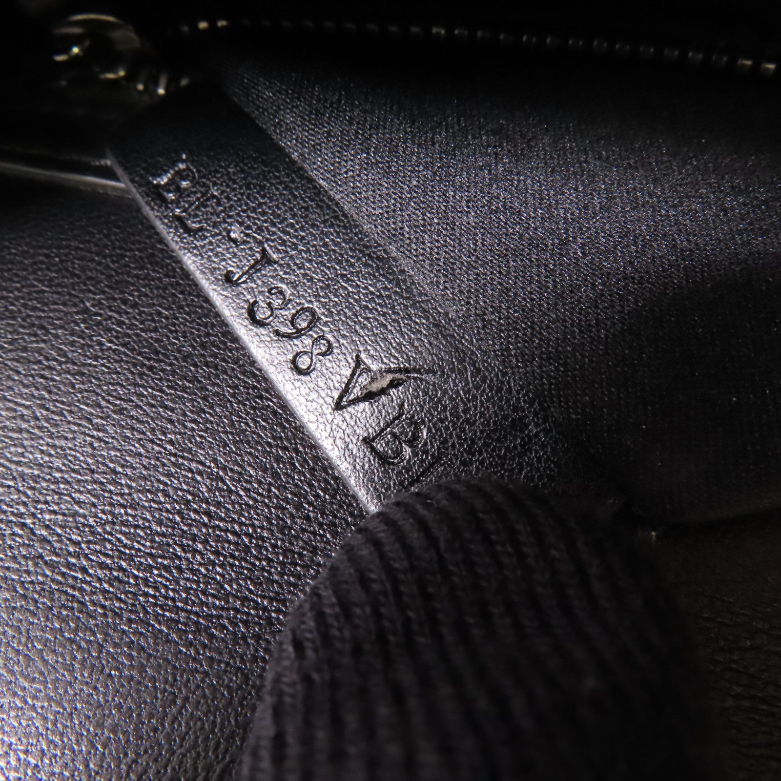 Valentino 【激減優惠】牛皮皮革Glam Lock Shoulder Bag鏈帶肩背袋