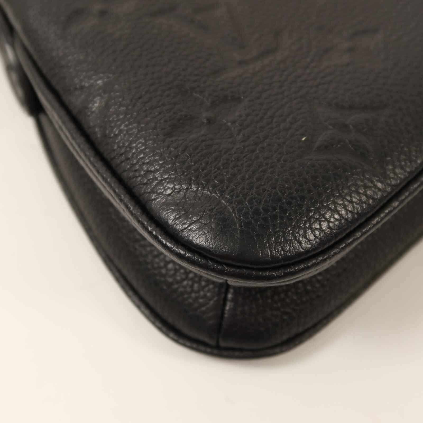 LOUIS VUITTON Monogram Empreinte Liv Pochette金扣鏈帶手挽肩背兩用袋