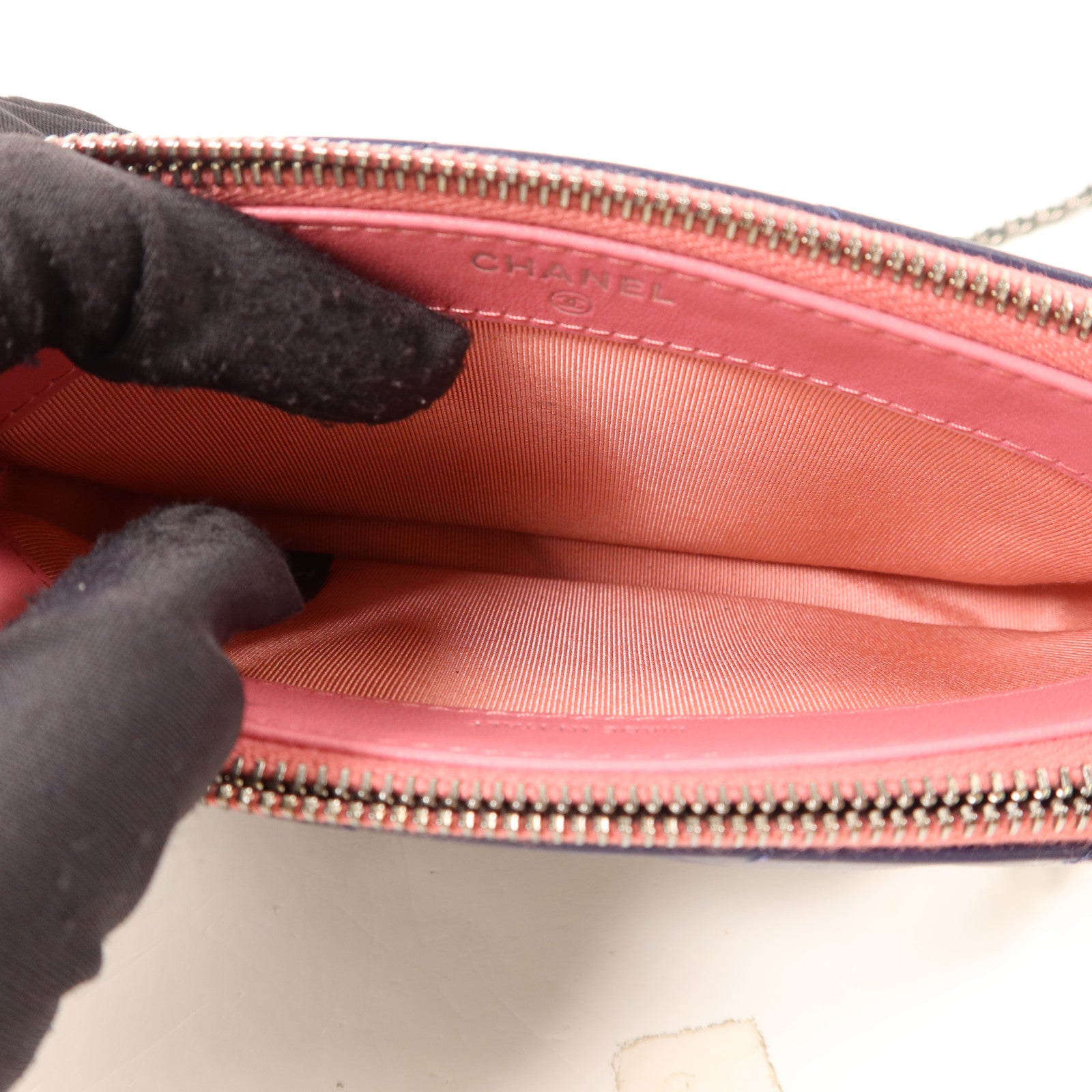 CHANEL 牛皮皮革Gabrielle Wallet On Chain鏈帶肩背袋
