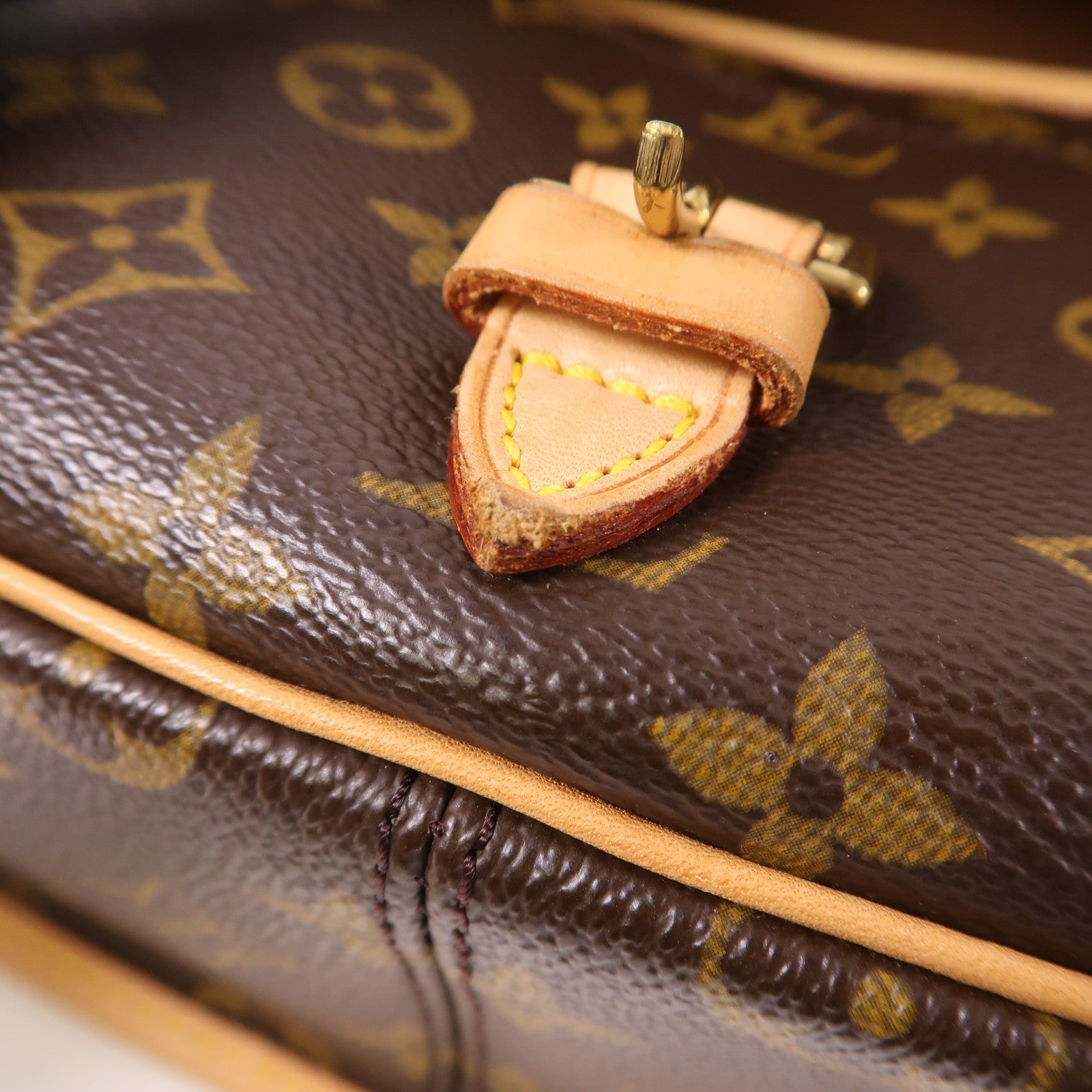 LOUIS VUITTON Monogram Sologne金扣肩背袋