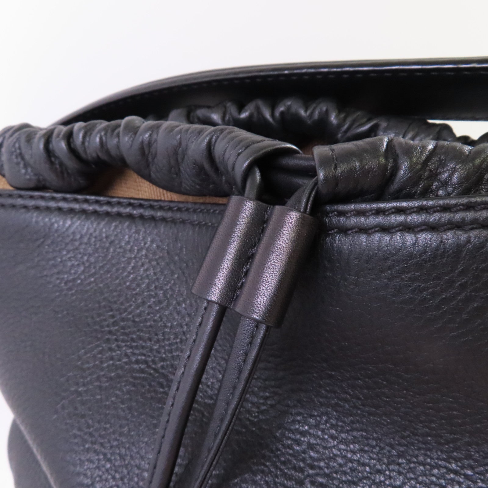 BURBERRY 【激減優惠】牛皮皮革Bucket 2Way Bag銀扣手挽肩背兩用袋黑色