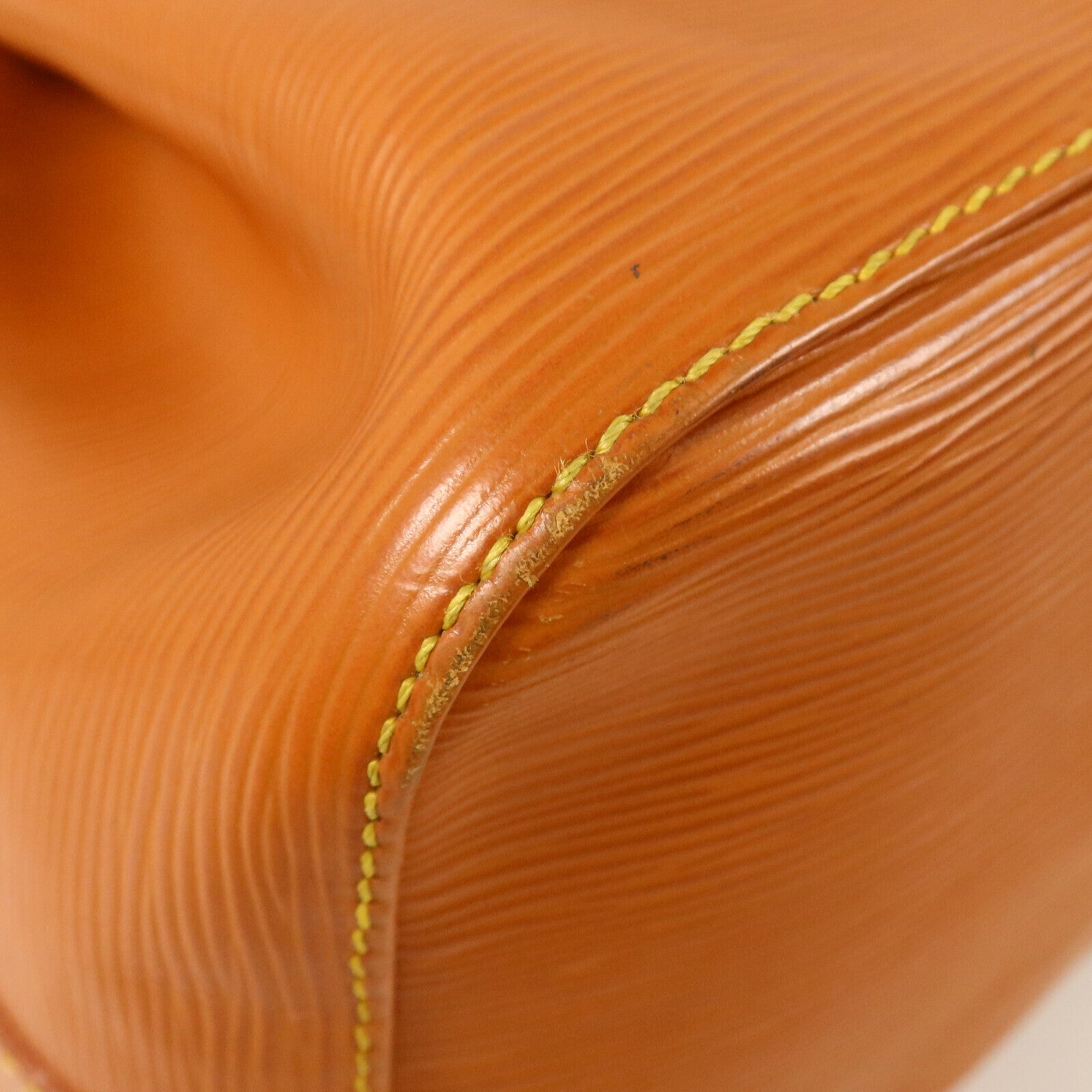 LOUIS VUITTON Epi Petit Noe金扣肩背袋
