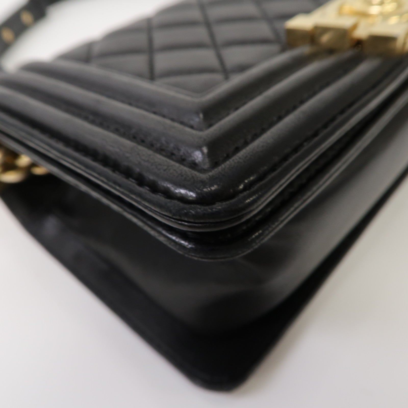 CHANEL 【激減優惠】菱格羊皮皮革Boy 20金扣鏈帶肩背袋黑色
