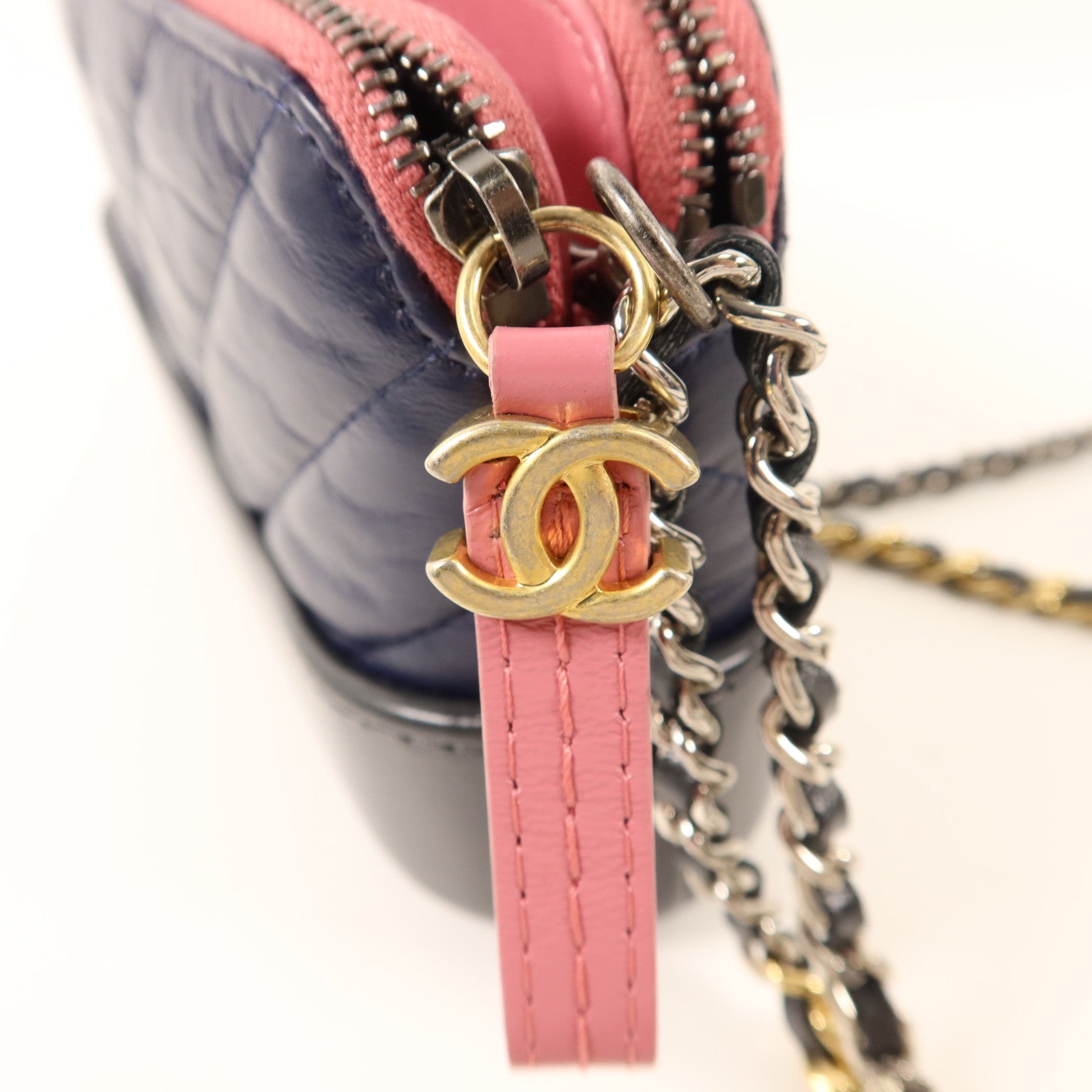 CHANEL 牛皮皮革Gabrielle Wallet On Chain鏈帶肩背袋