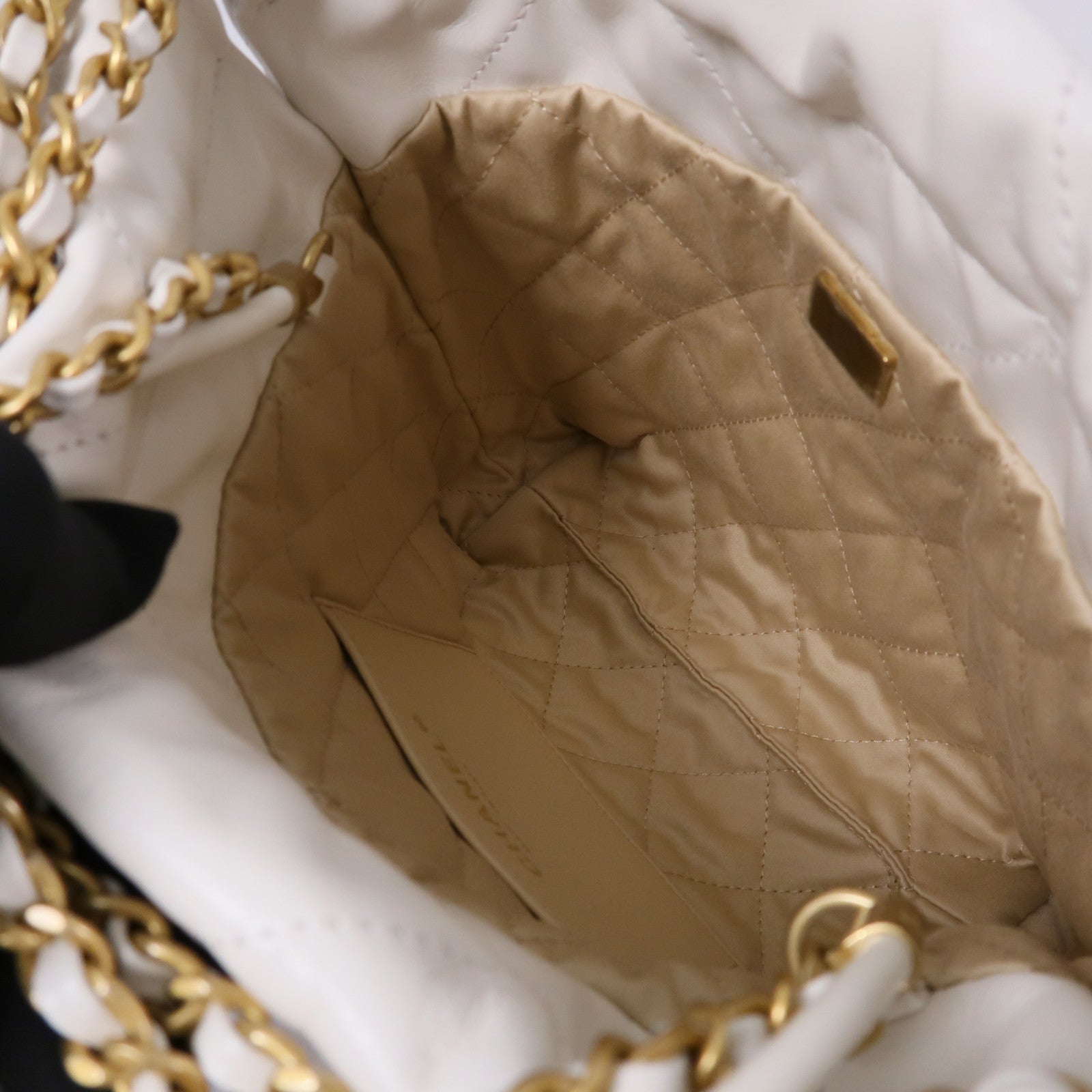 CHANEL 【激減優惠】牛皮皮革22 Mini鏈帶肩背袋