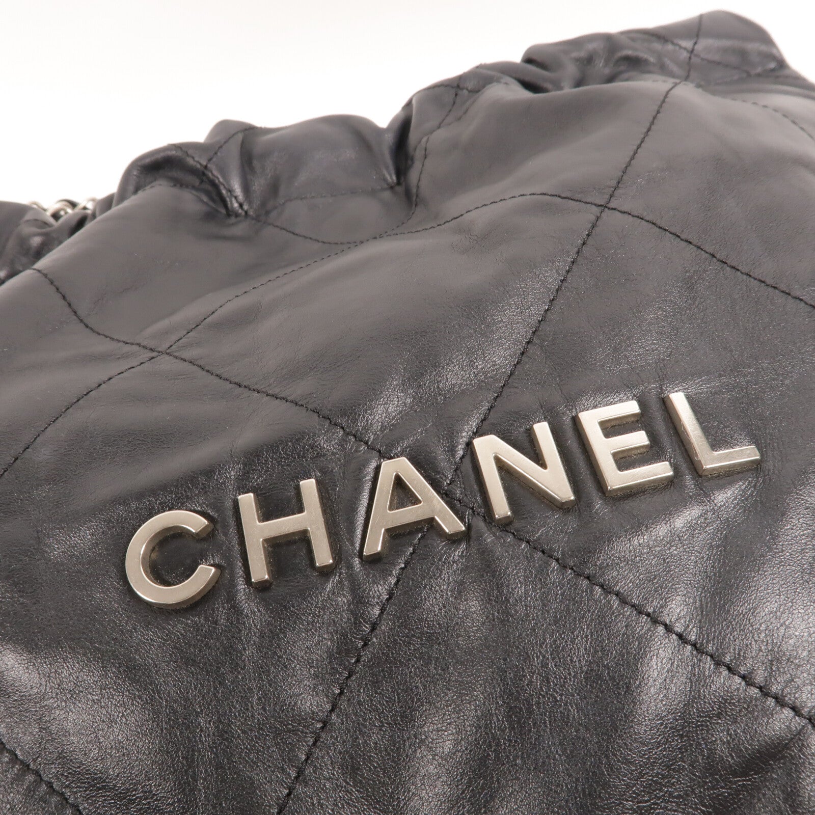 CHANEL 牛皮皮革Chanel 22 Small鏈帶肩背袋