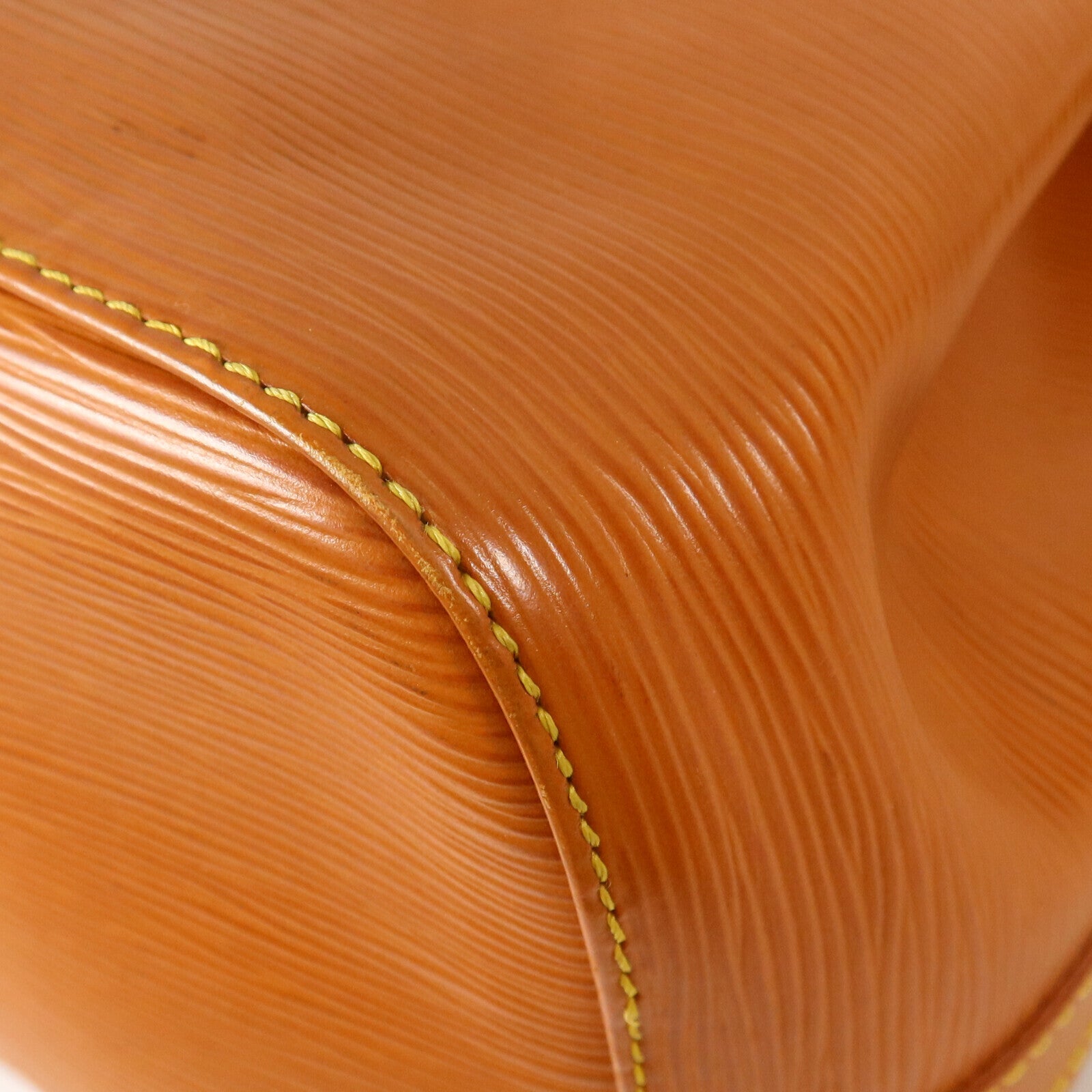 LOUIS VUITTON Epi Petit Noe金扣肩背袋