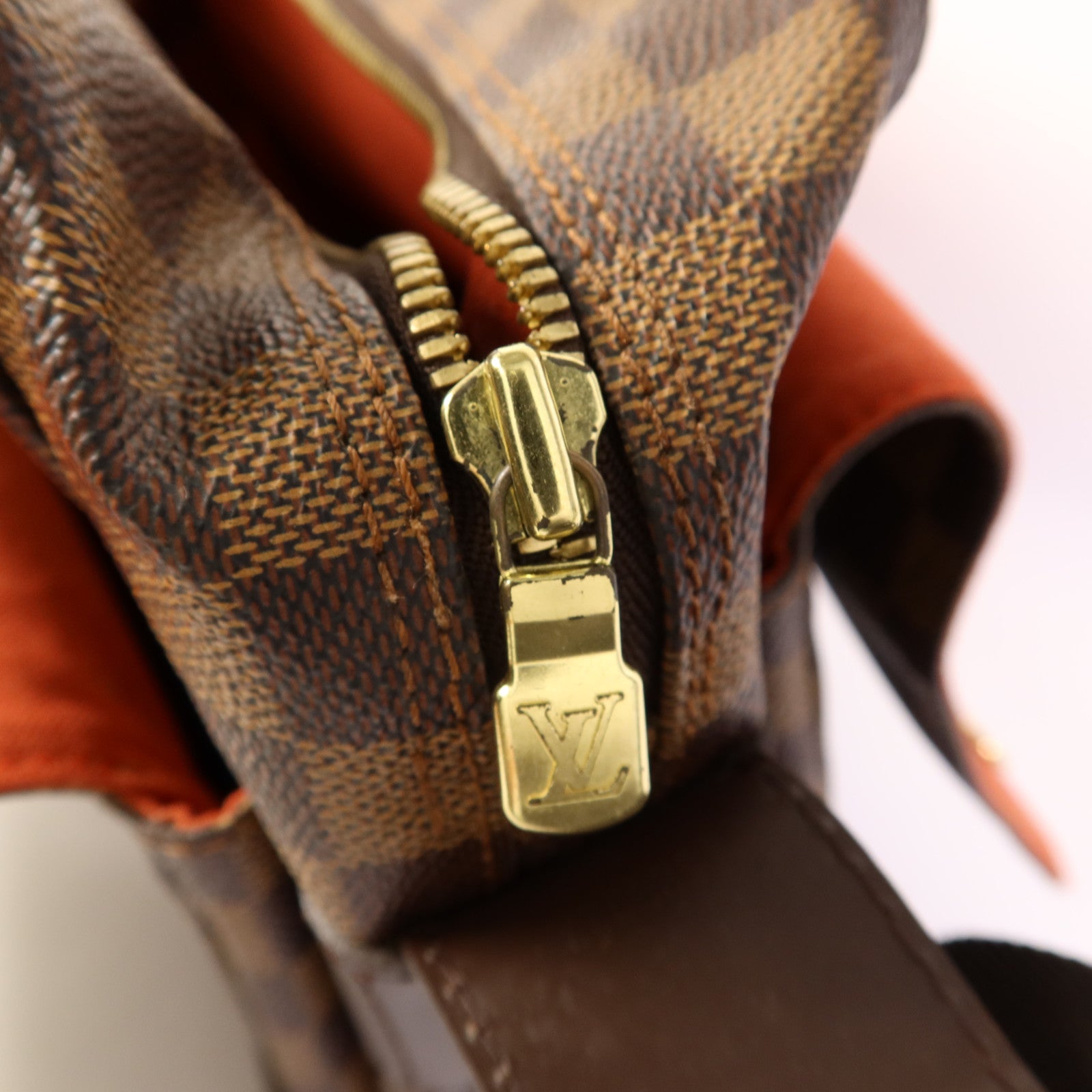 LOUIS VUITTON Damier Naviglio金扣肩背袋