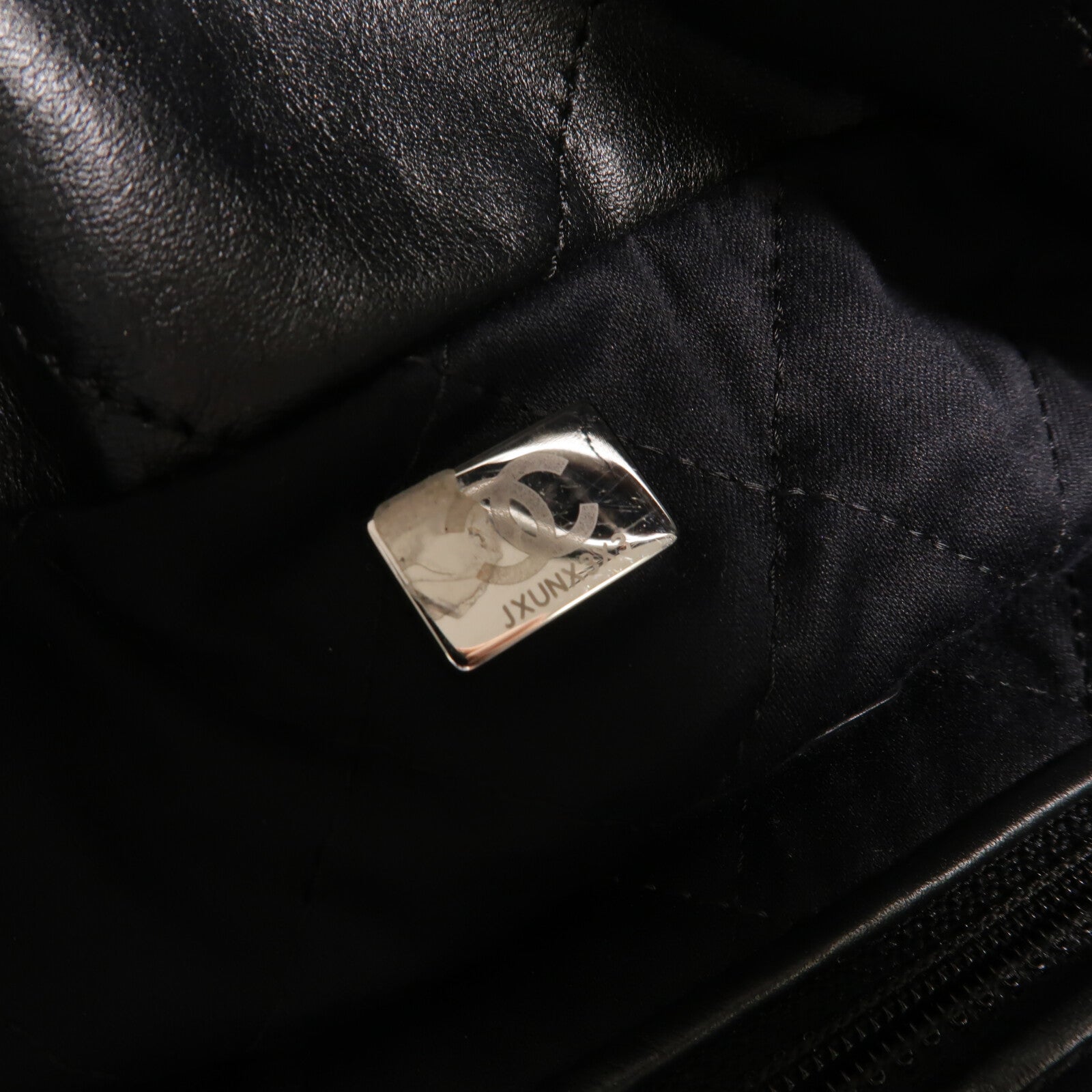 CHANEL 牛皮皮革Chanel 22 Small鏈帶肩背袋