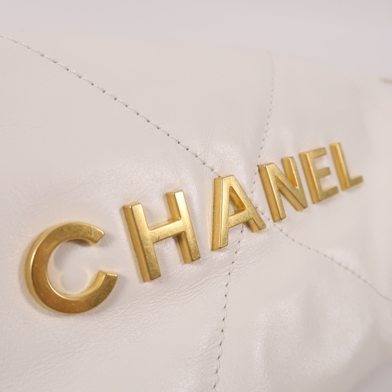 CHANEL 【激減優惠】牛皮皮革22 Mini鏈帶肩背袋