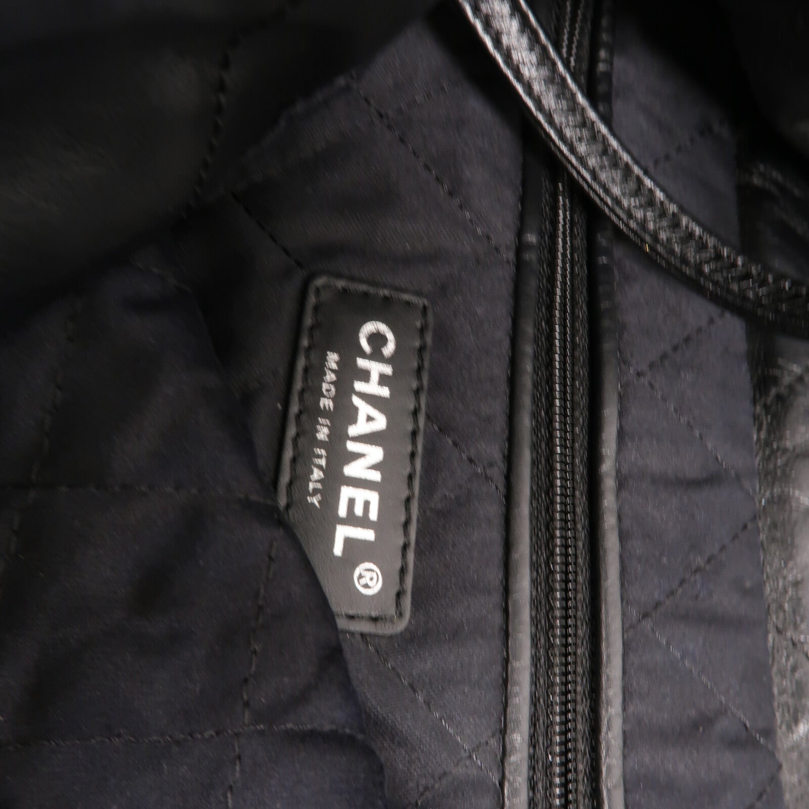 CHANEL 牛皮皮革Chanel 22 Small鏈帶肩背袋