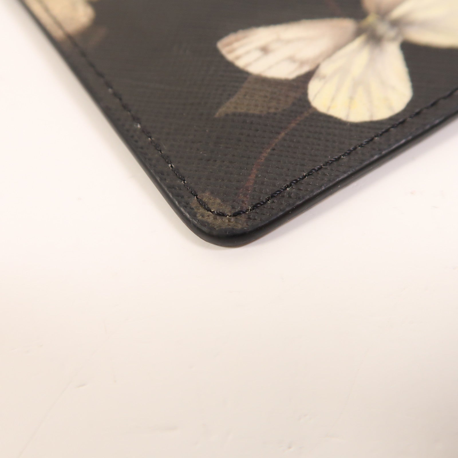 GIVENCHY 皮革Pouch金扣手拿包