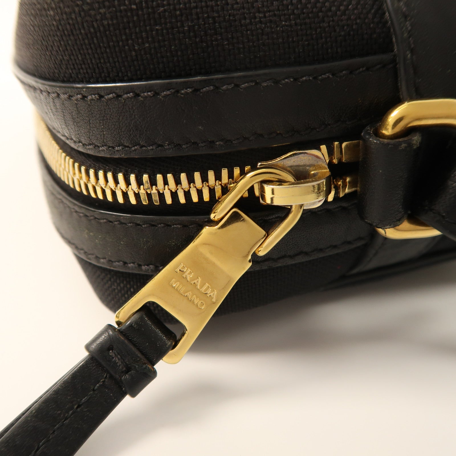 PRADA 帆布Shoulder Bag金扣肩背袋