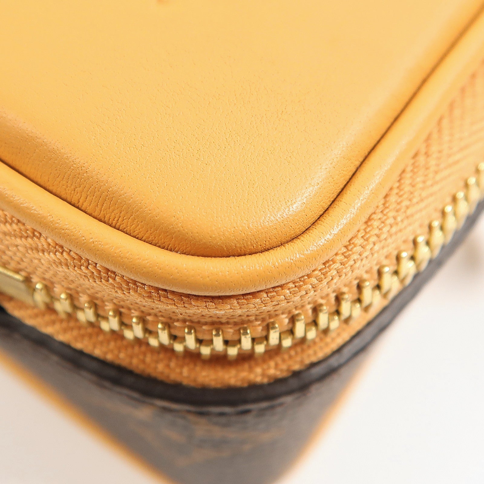 LOUIS VUITTON Monogram Baladeur Wearable Wallet金扣肩背袋