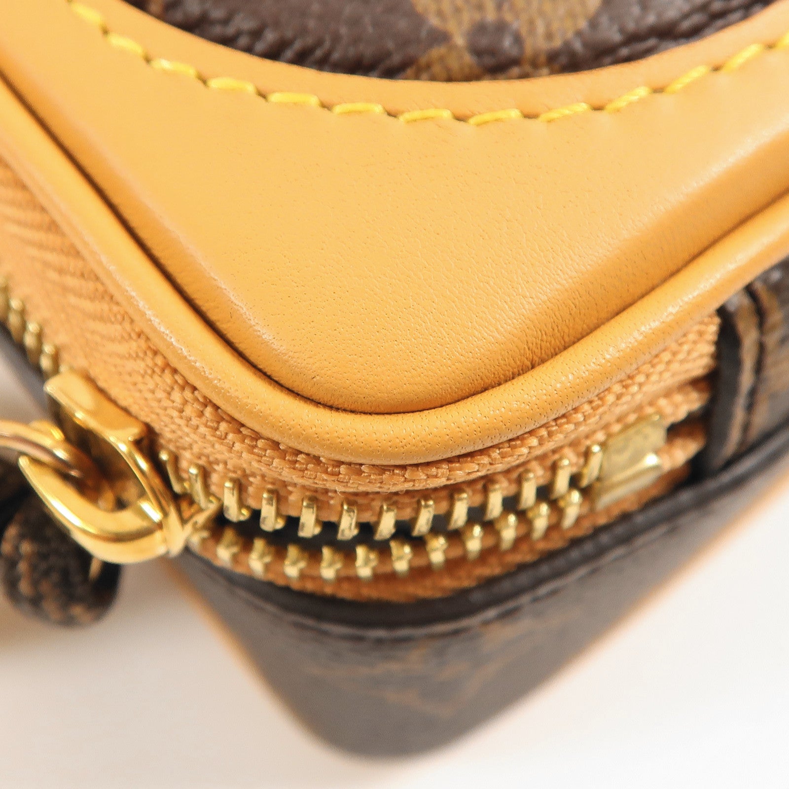 LOUIS VUITTON Monogram Baladeur Wearable Wallet金扣肩背袋