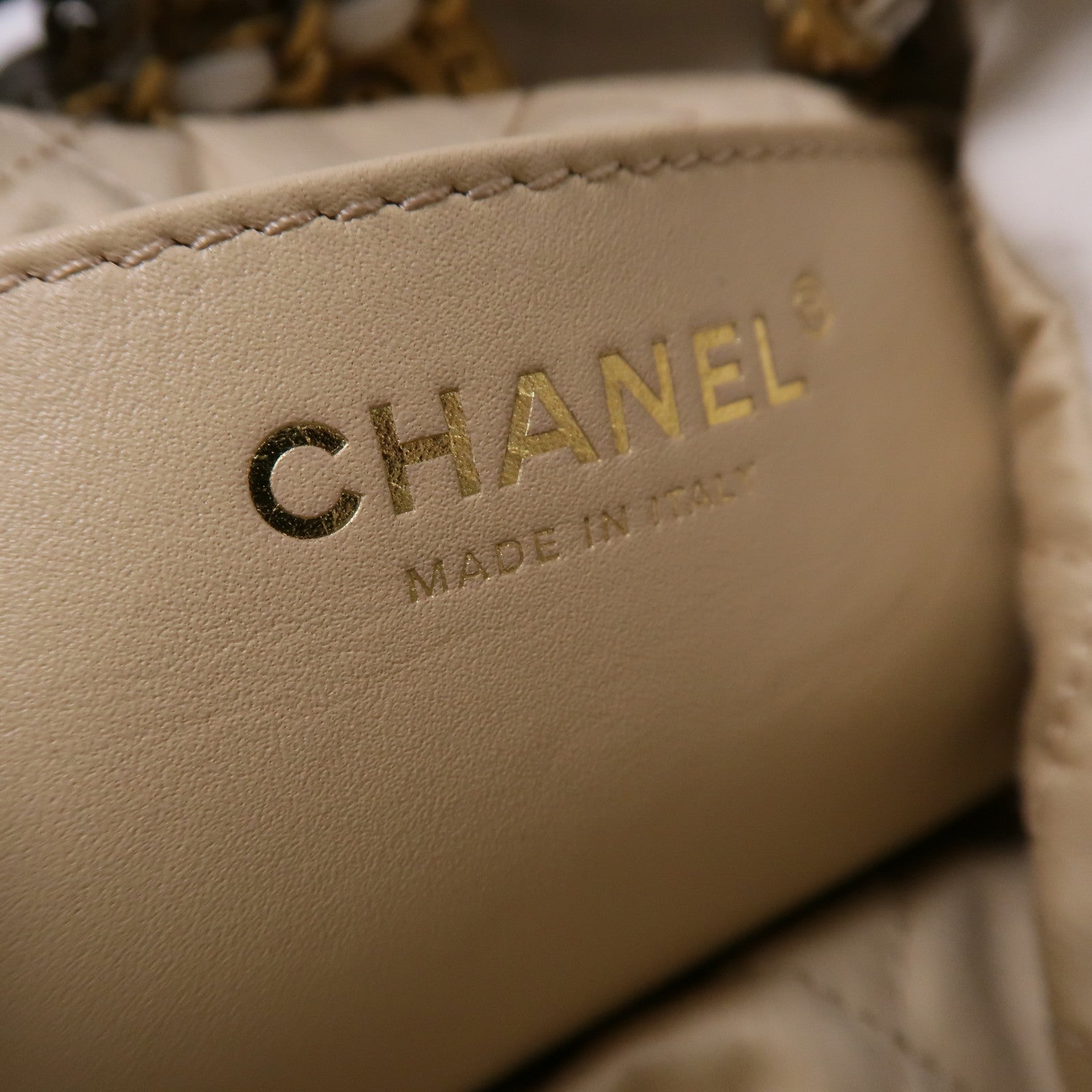 CHANEL 【激減優惠】牛皮皮革22 Mini鏈帶肩背袋
