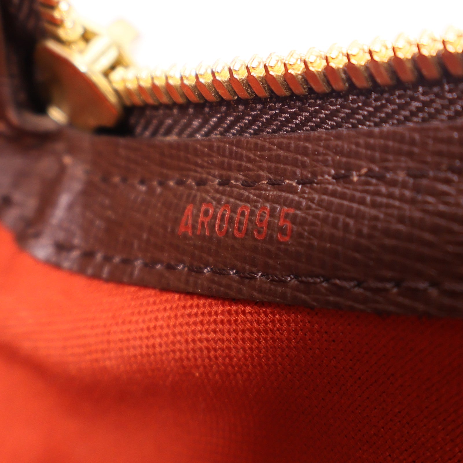 LOUIS VUITTON Damier Belem MM金扣肩背袋棕色
