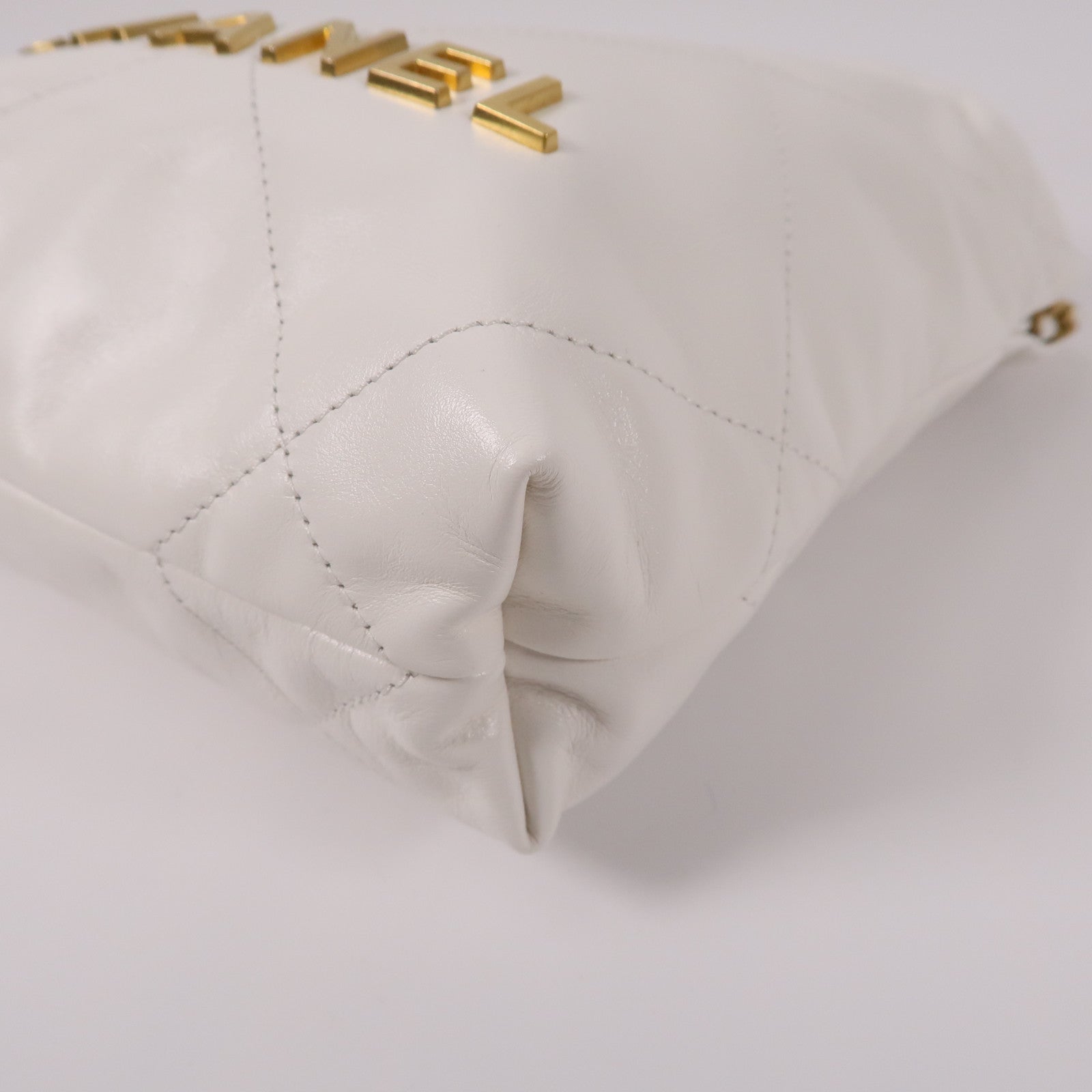 CHANEL 【激減優惠】牛皮皮革22 Mini鏈帶肩背袋