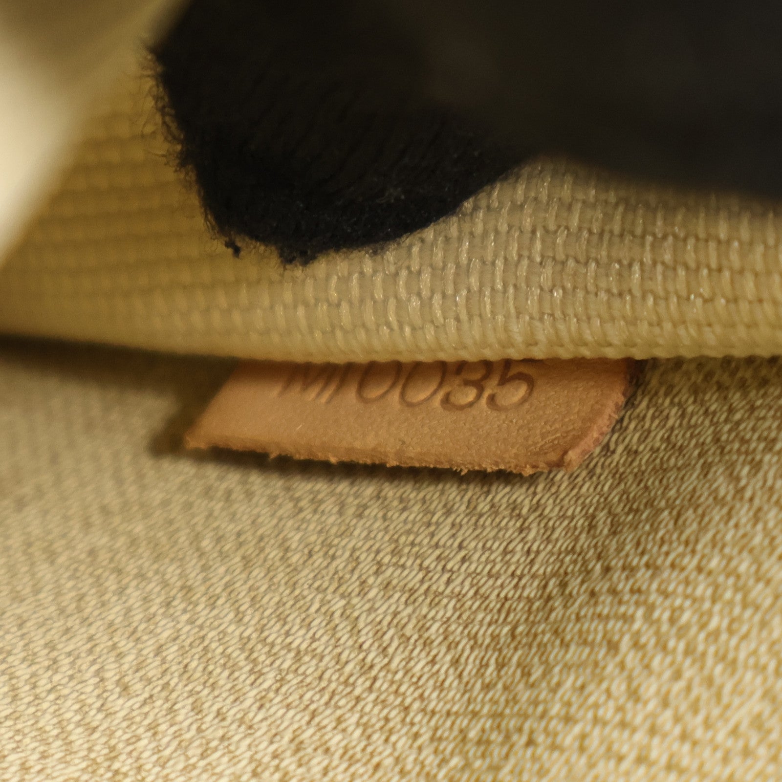 LOUIS VUITTON Monogram Trouville金扣手挽袋