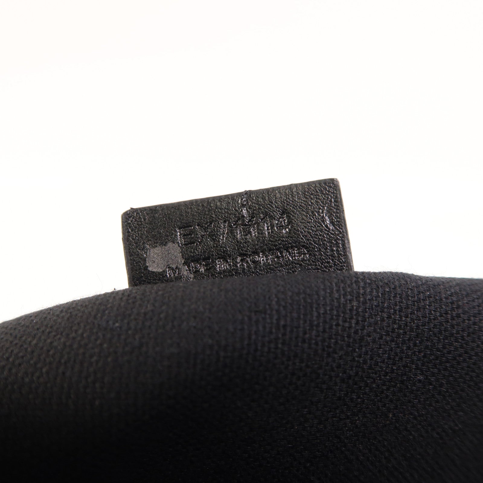 GIVENCHY 皮革Pouch金扣手拿包