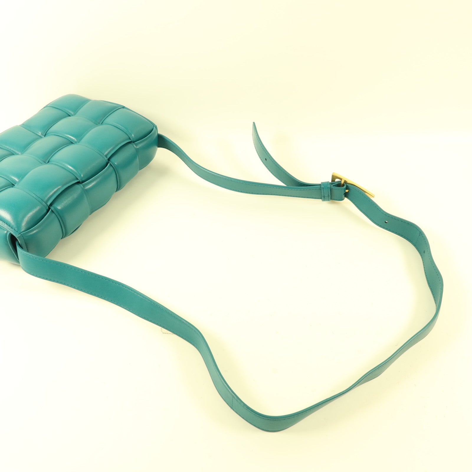 BOTTEGA VENETA 羊皮皮革Padded Cassette肩背袋