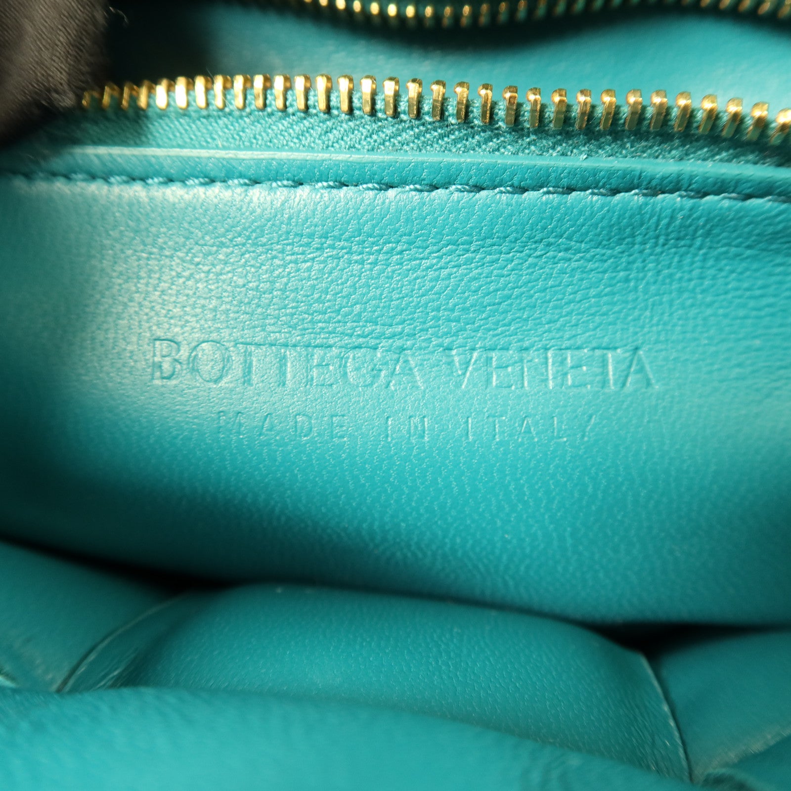 BOTTEGA VENETA 羊皮皮革Padded Cassette肩背袋