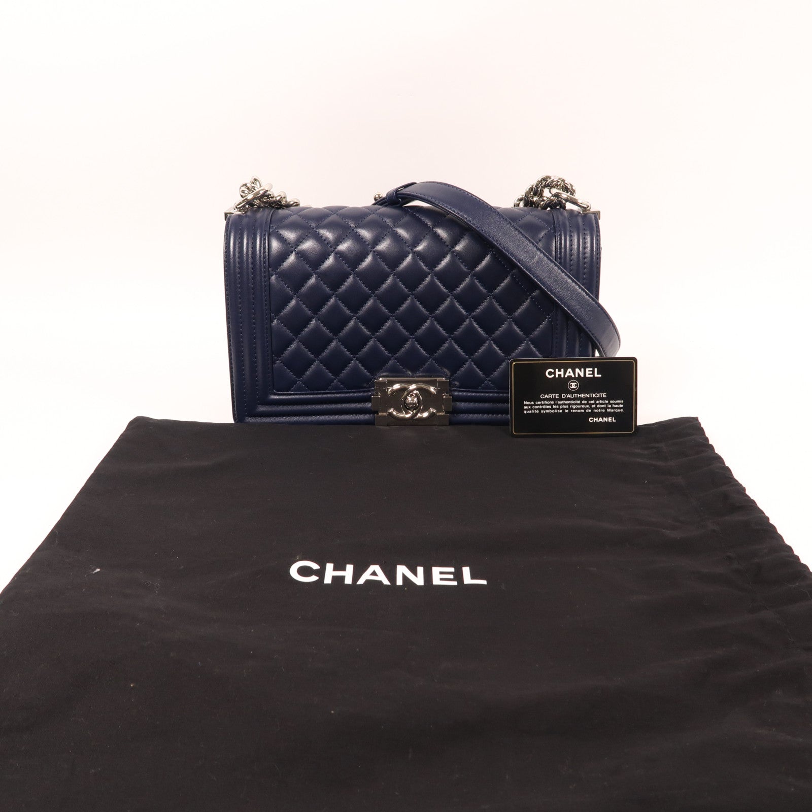 CHANEL 羊皮皮革Boy Chanel銀扣鏈帶肩背袋深藍色