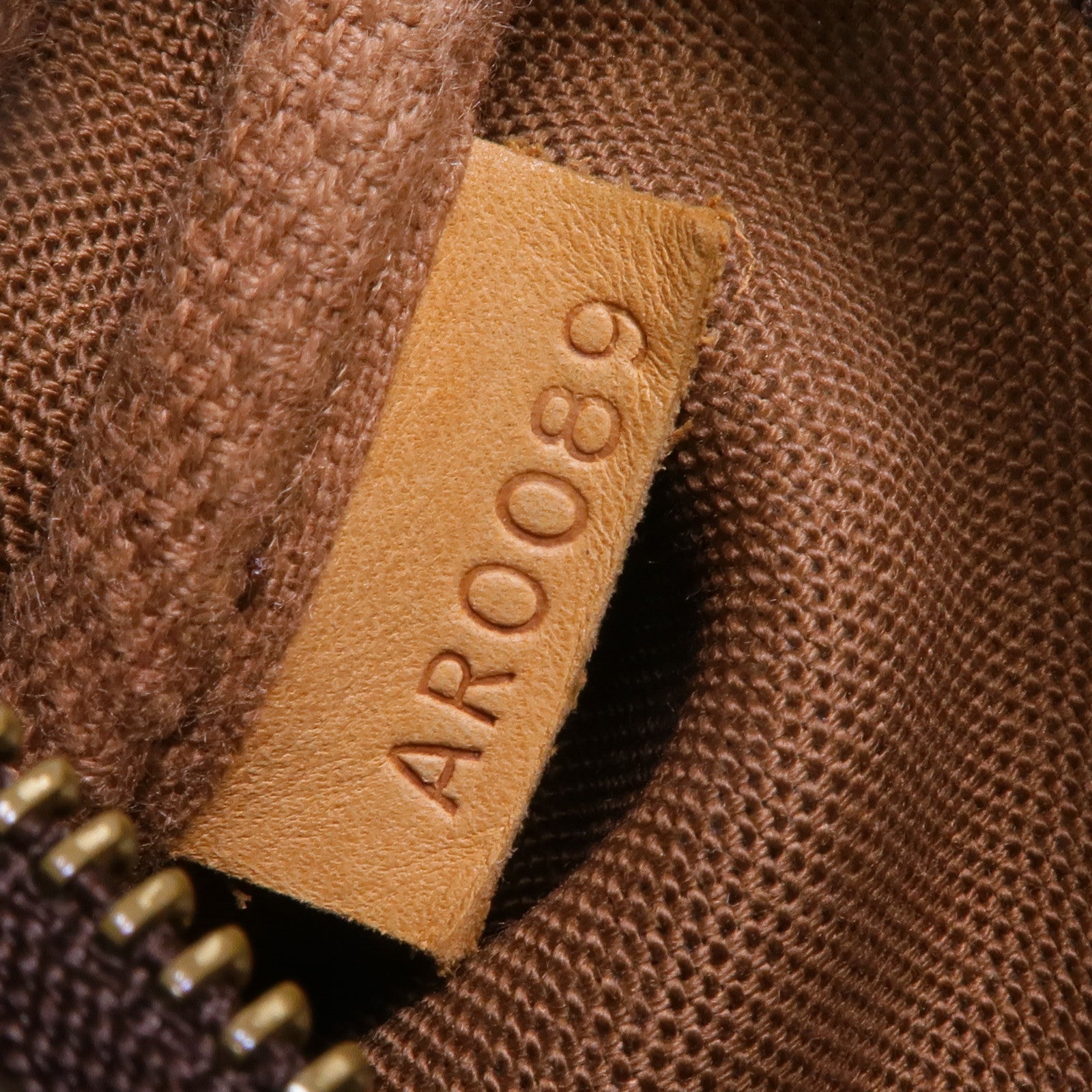 LOUIS VUITTON Monogram Pochette Accessoires金扣手拿包棕色