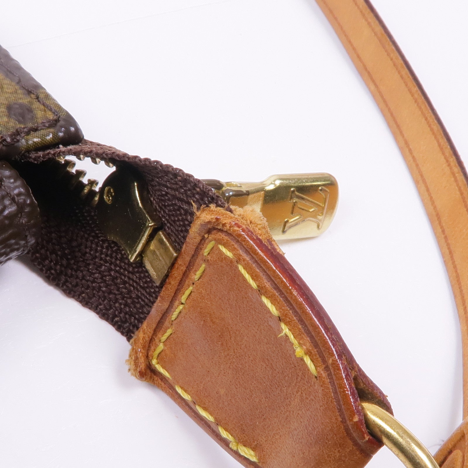 LOUIS VUITTON Monogram Pochette Accessoires金扣手拿包棕色