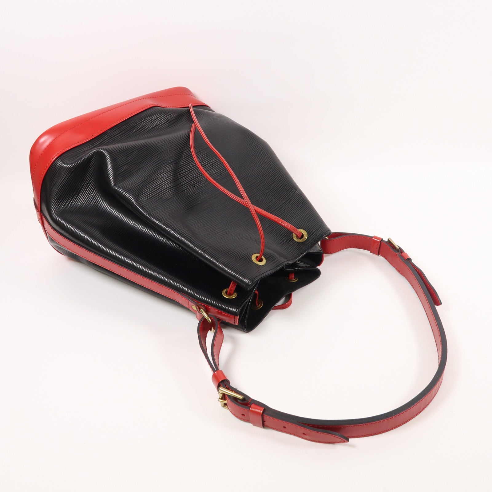 LOUIS VUITTON Epi Noe金扣肩背袋