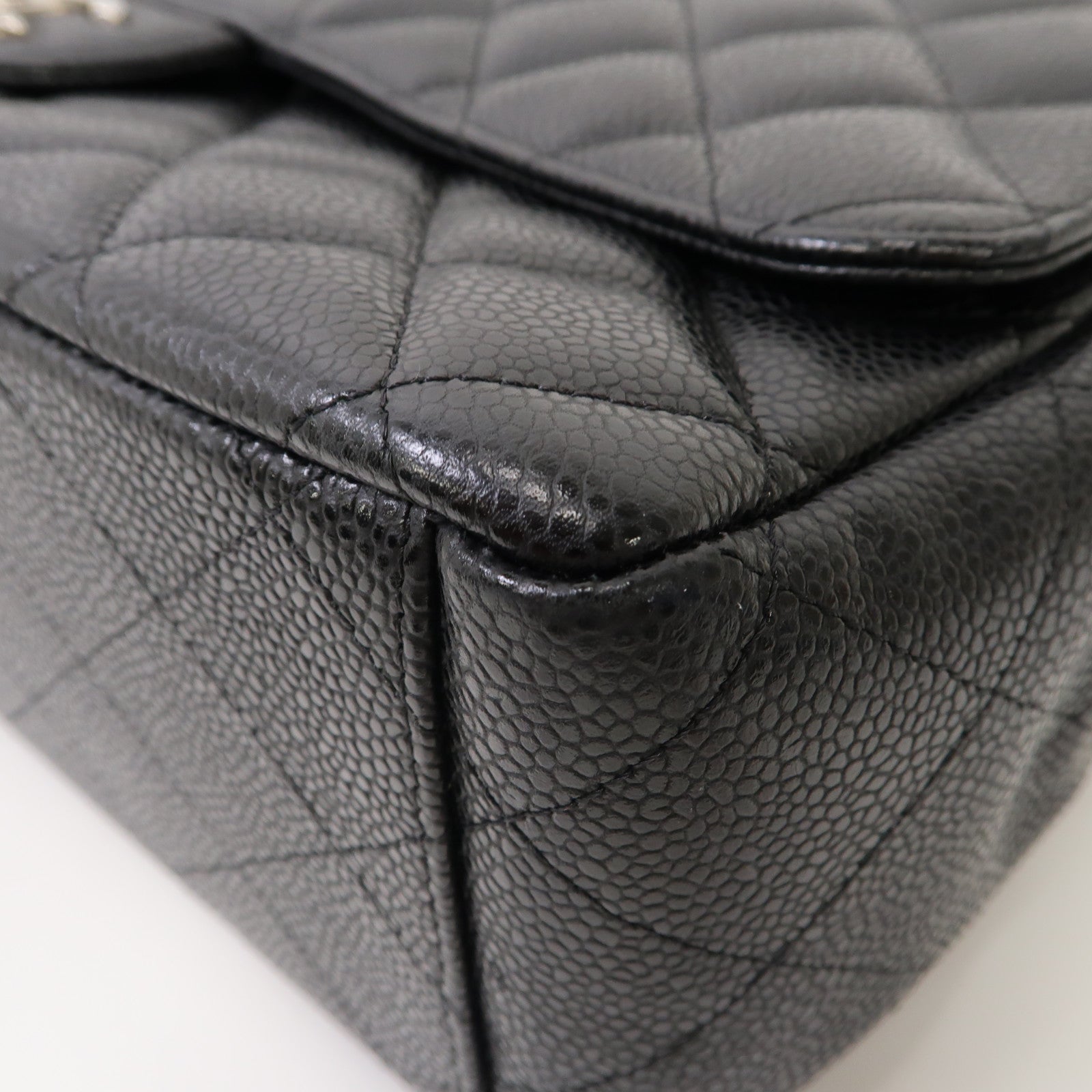 CHANEL 【激減優惠】菱格牛皮皮革Maxi Jumbo銀扣鏈帶肩背袋黑色