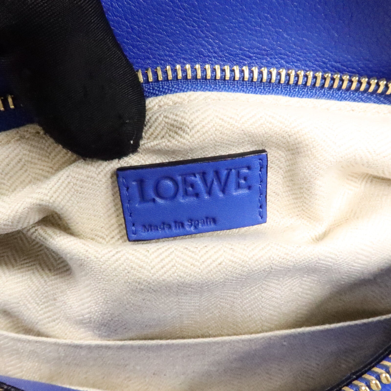 LOEWE 牛皮皮革Puzzle Medium手挽肩背兩用袋