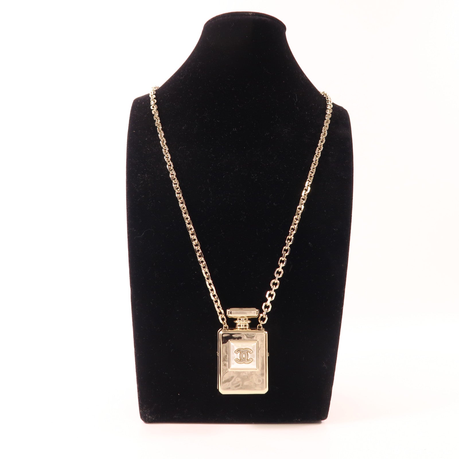 CHANEL CC Necklace Metal Gold