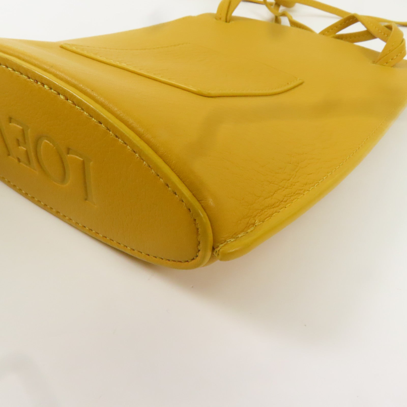 LOEWE 牛皮皮革Dice Pocket銀扣肩背袋黃色