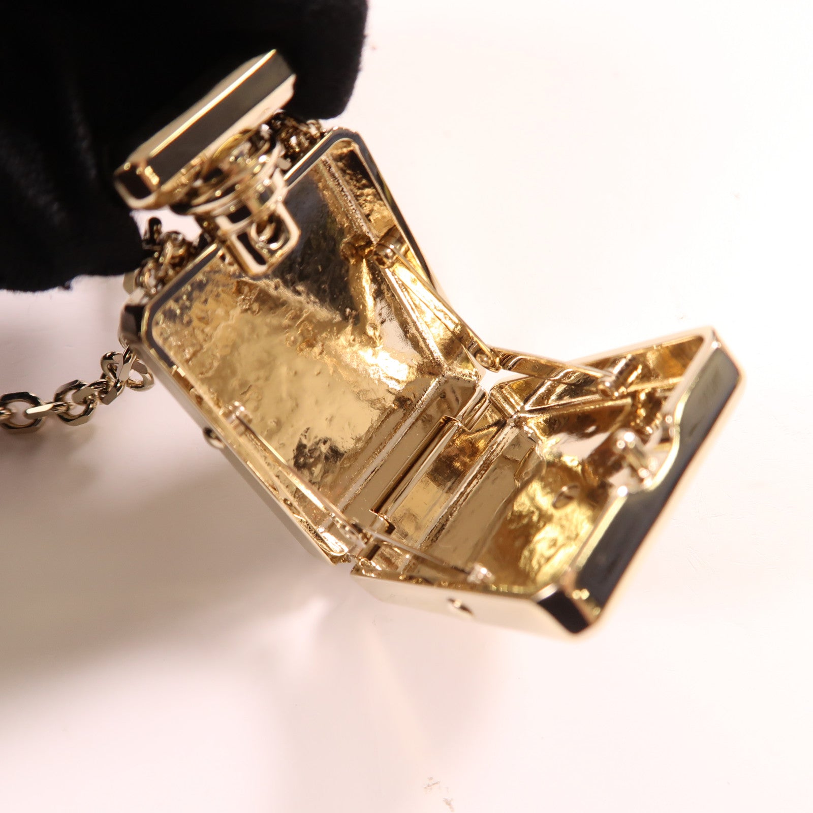 CHANEL CC Necklace Metal Gold