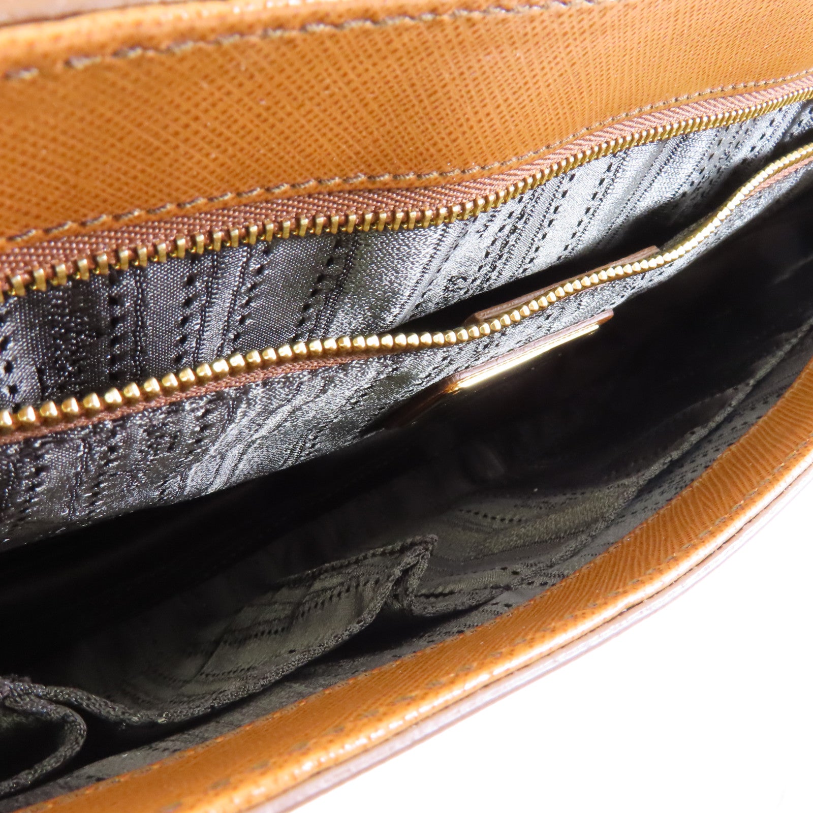 Salvatore Ferragamo 牛皮皮革Shoulder Bag金扣肩背袋啡色