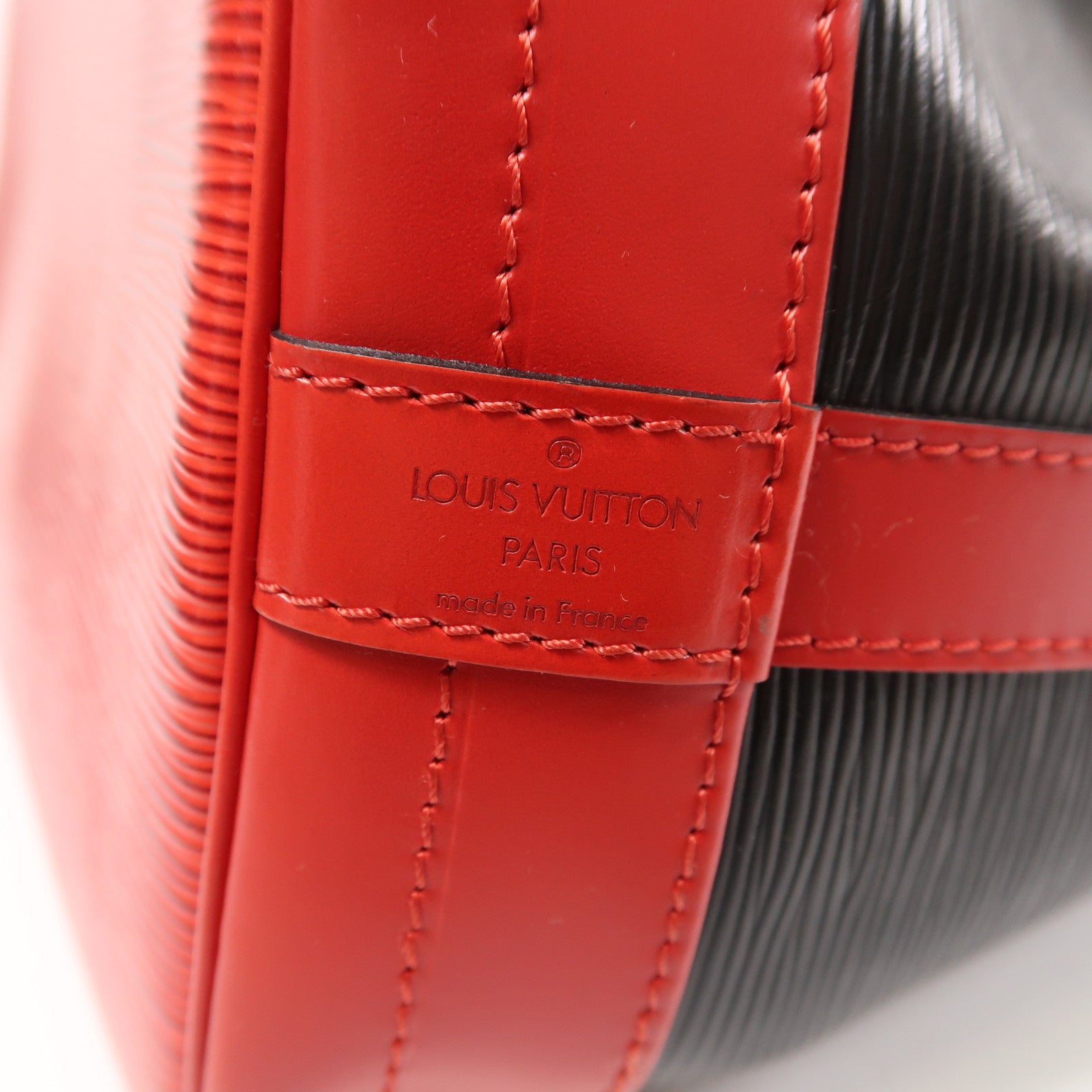 LOUIS VUITTON Epi Noe金扣肩背袋