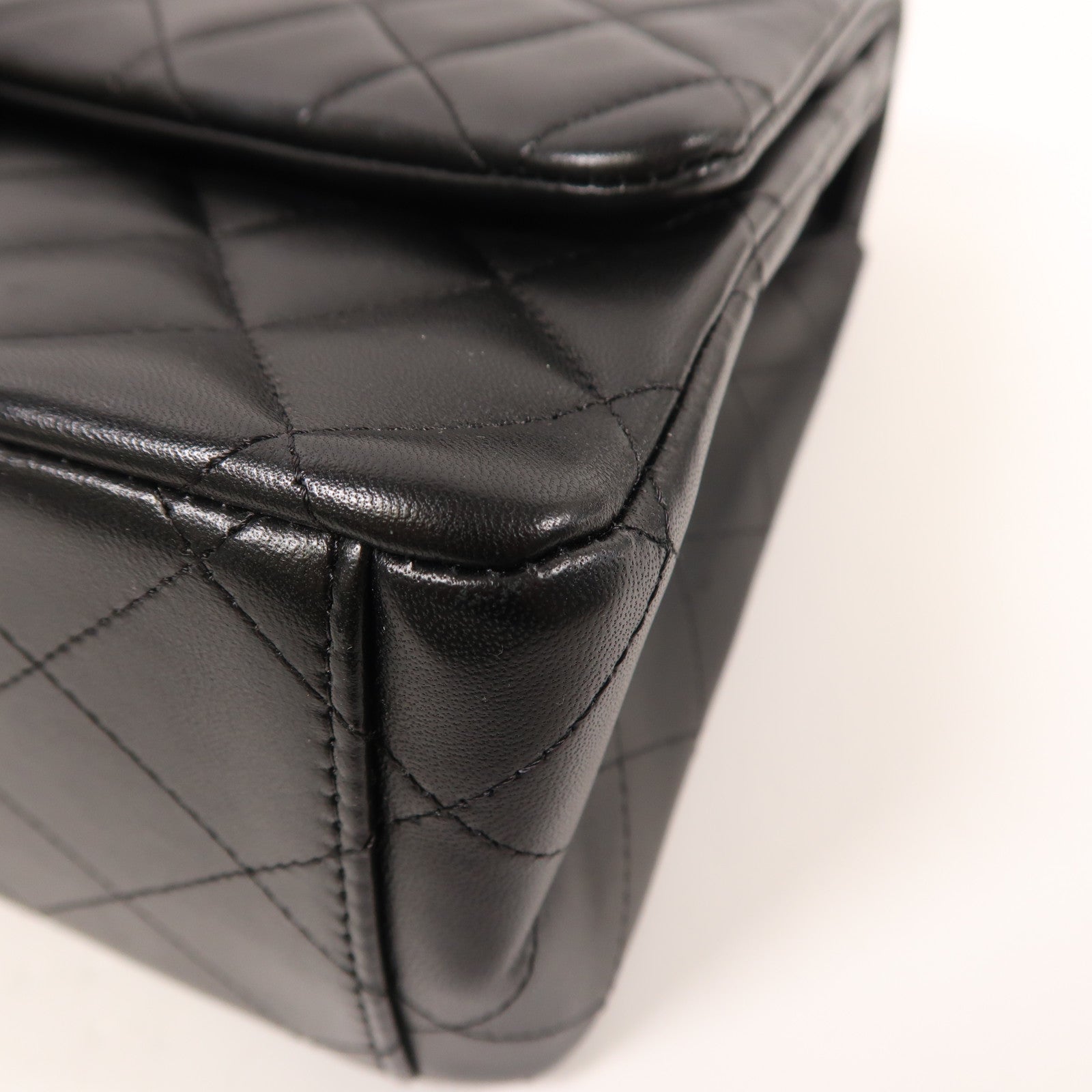 CHANEL 羊皮皮革Maxi Classic金扣鏈帶肩背袋