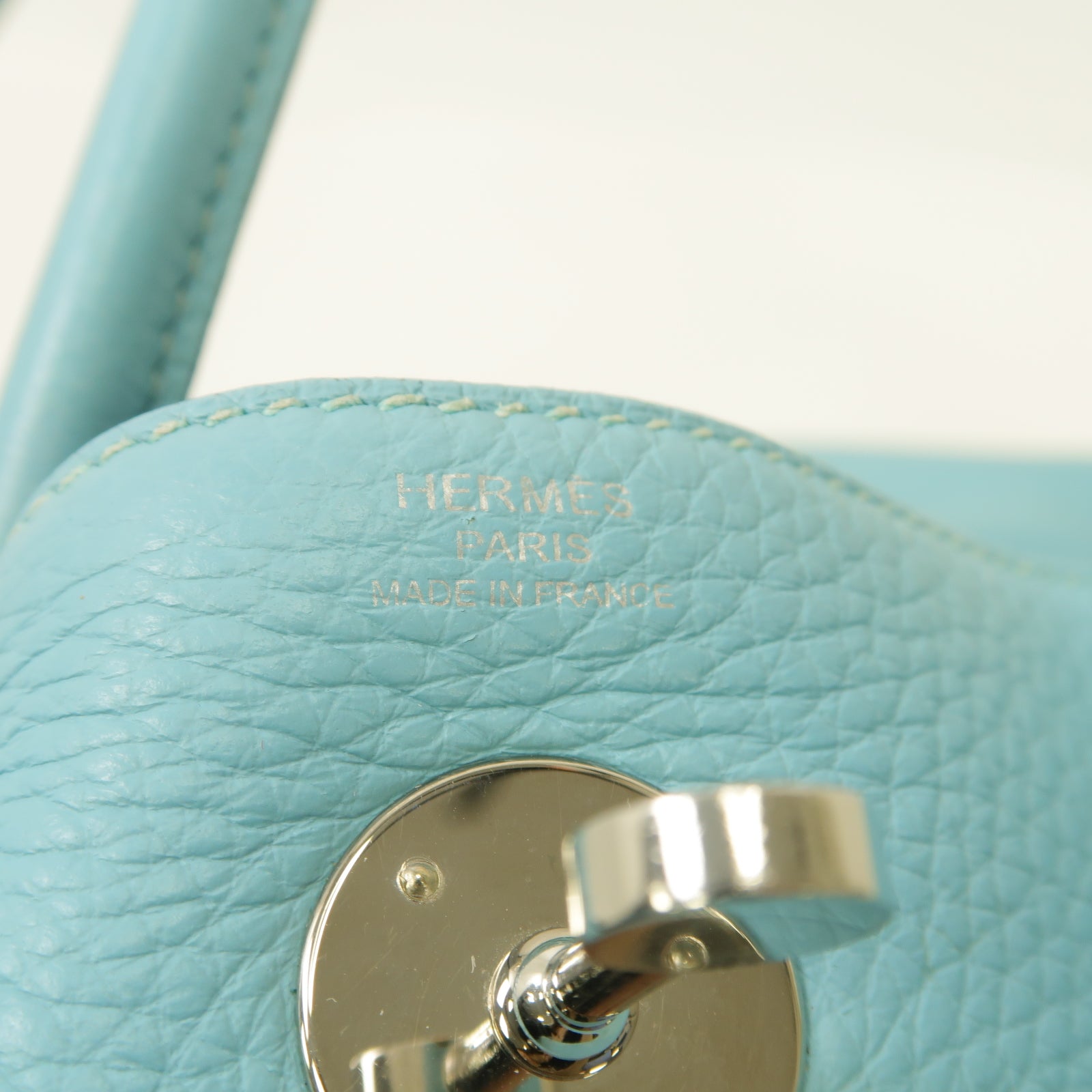 HERMES 【清倉大減價】Clemence皮革Lindy 26銀扣手挽肩背兩用袋Blue Atoll淺藍色