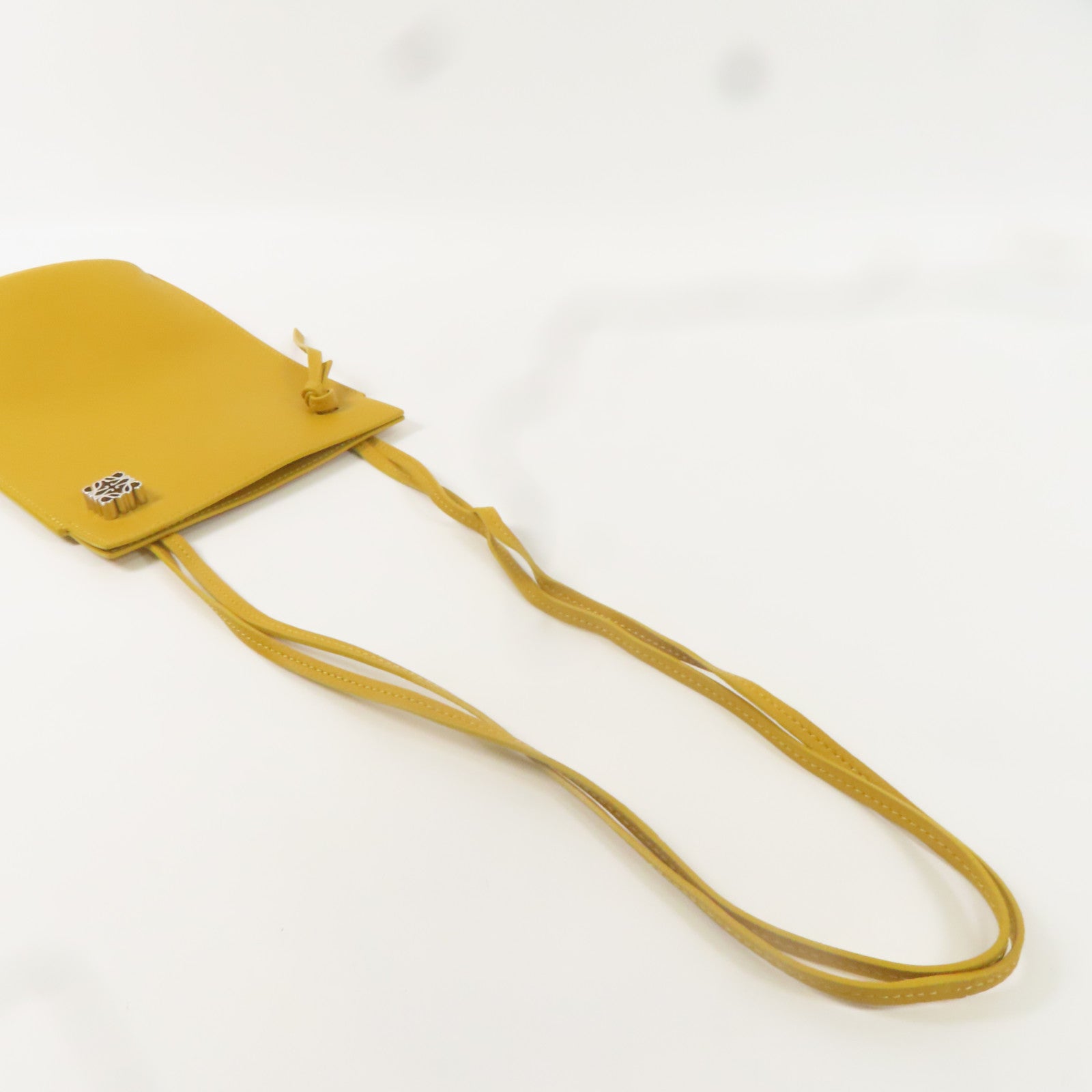 LOEWE 牛皮皮革Dice Pocket銀扣肩背袋黃色