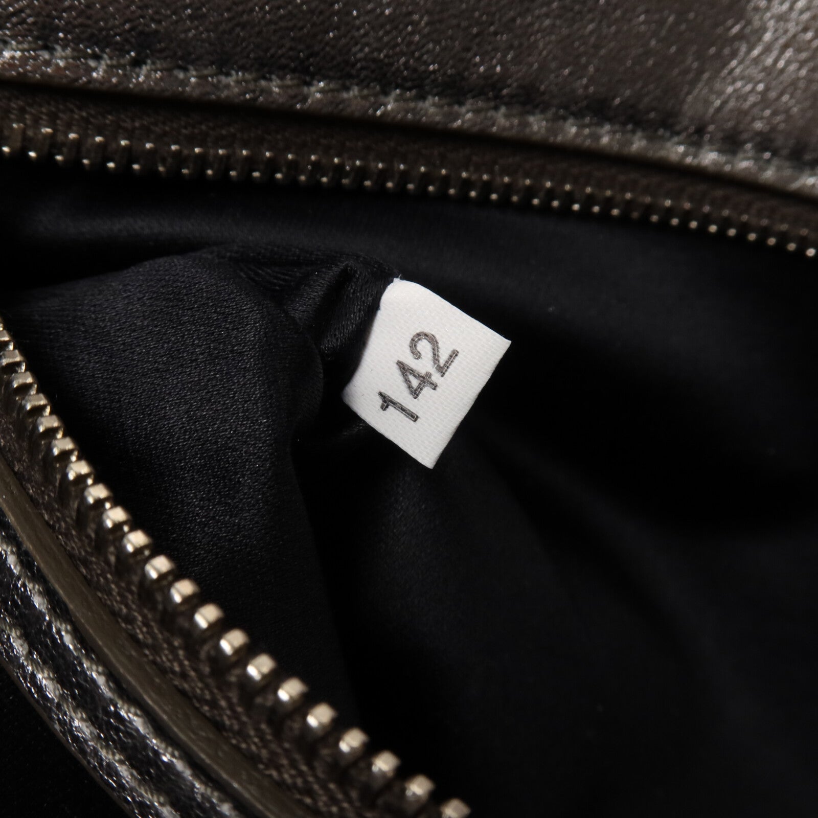 Miu Miu 羊皮皮革Clutch With Chain鏈帶肩背袋