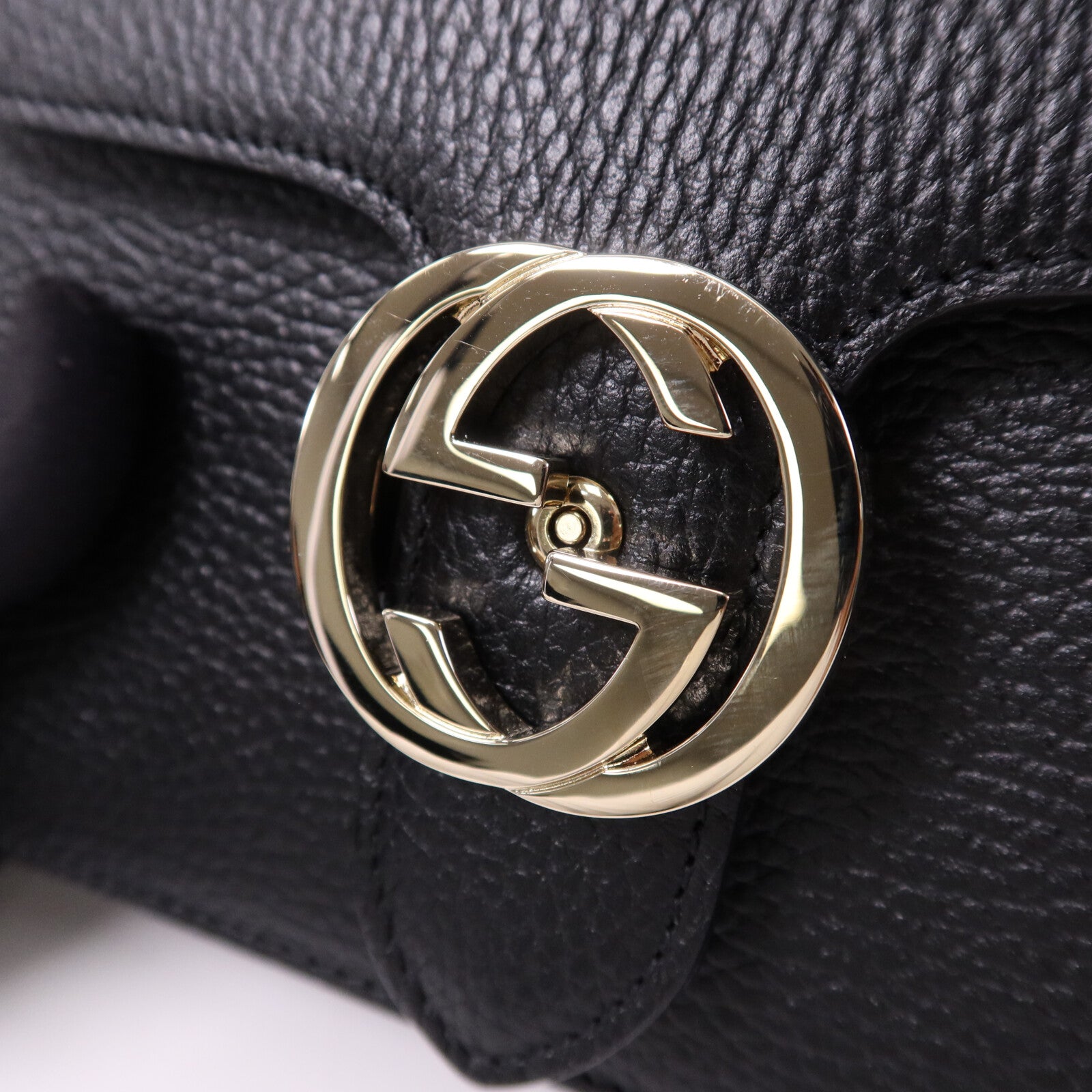 GUCCI 牛皮皮革Interlock G金扣鏈帶肩背袋